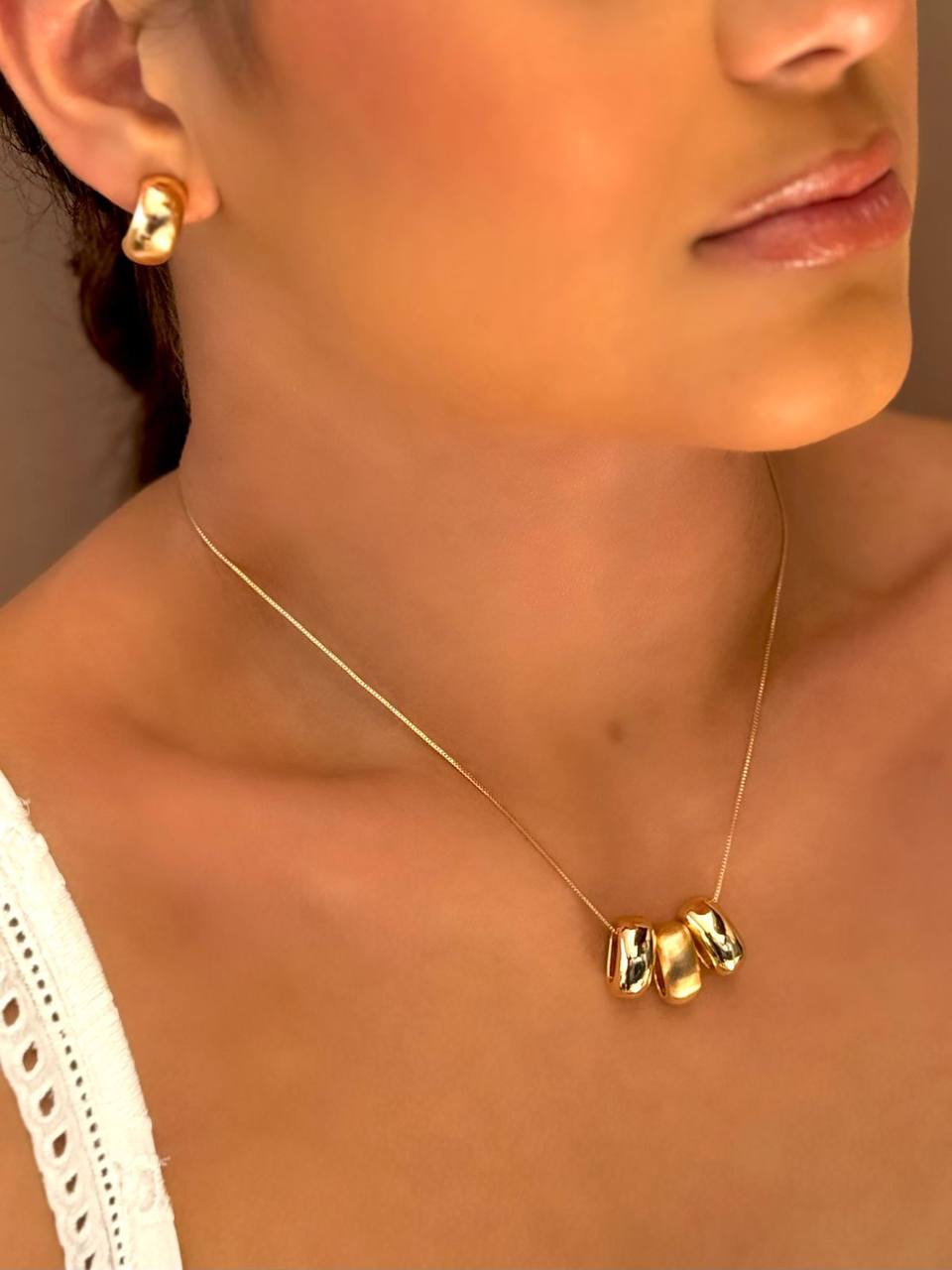 Elegant Gold Earrings and necklace Set