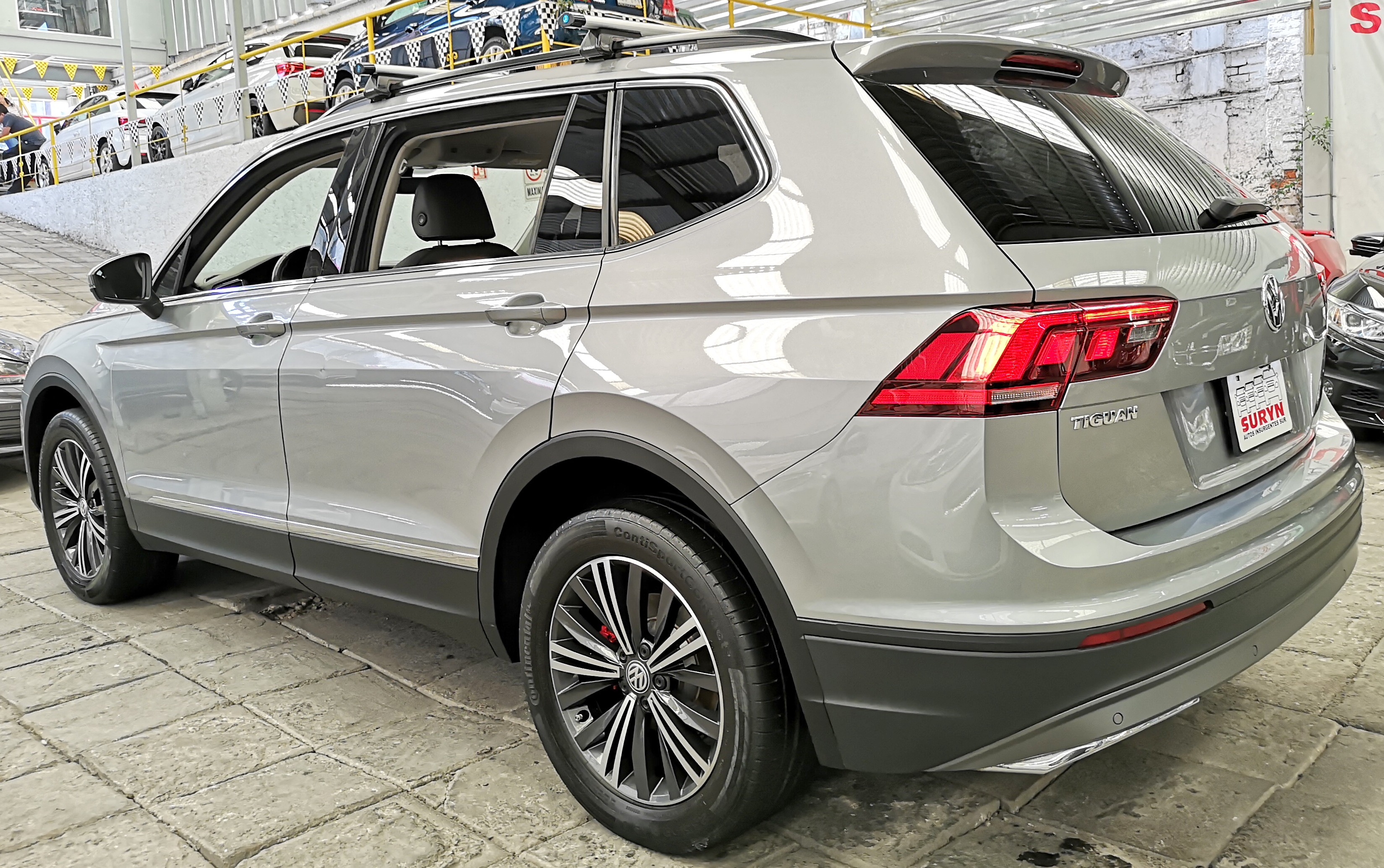  Tiguan  Comfortline  7 pasajeros