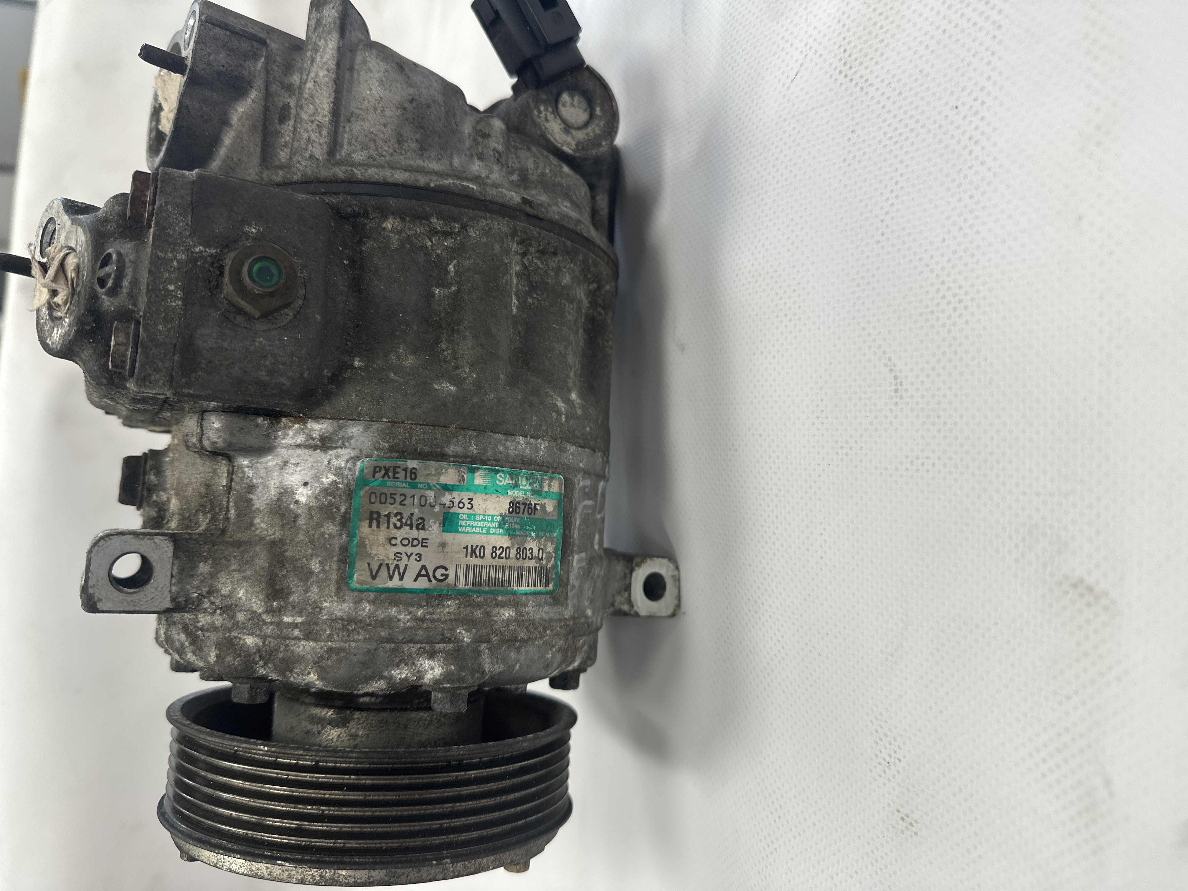 Compresseur de clim Volkswagen Golf 5 1K0820803Q