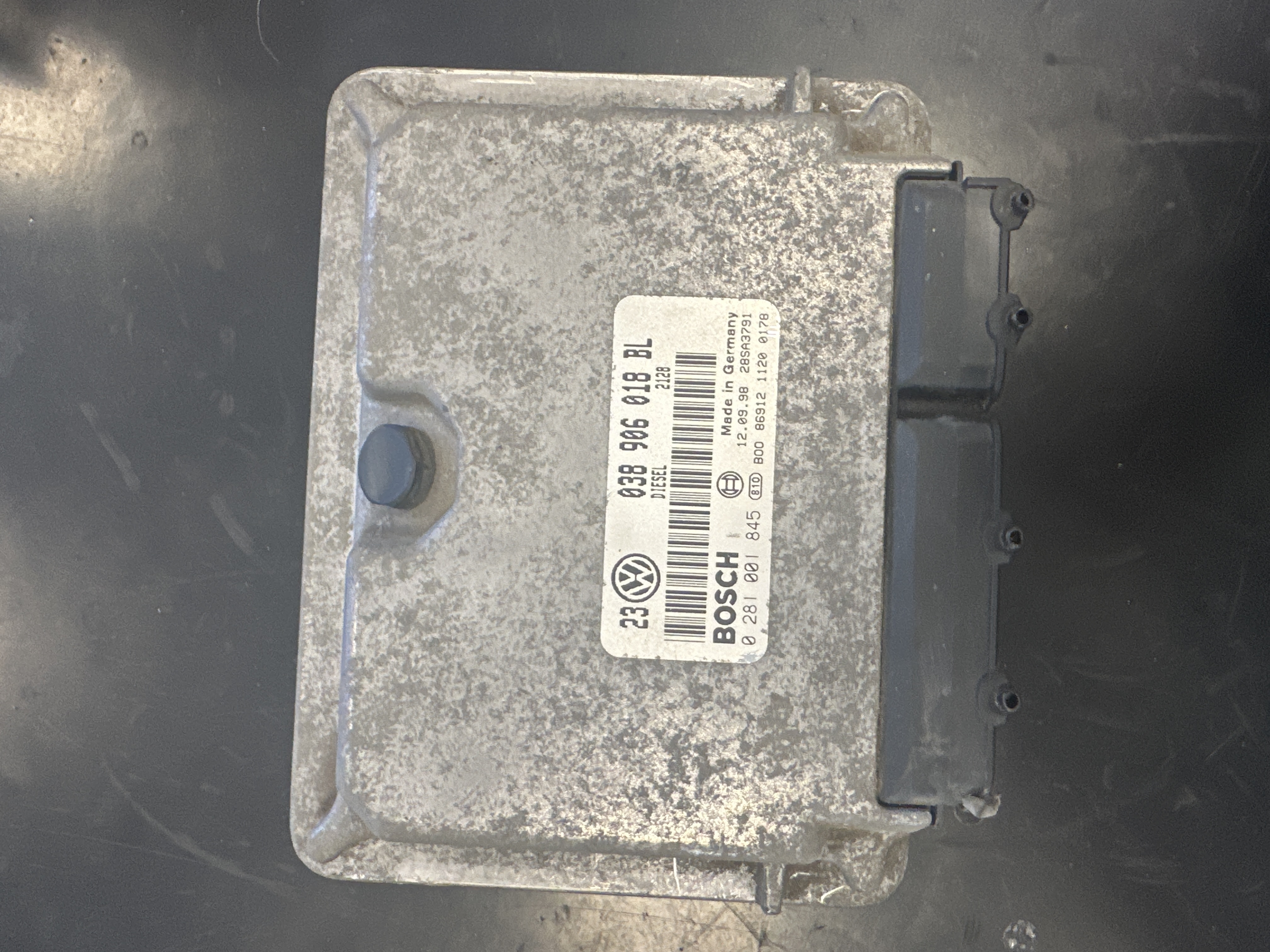 Calculateur VW 038906018BL