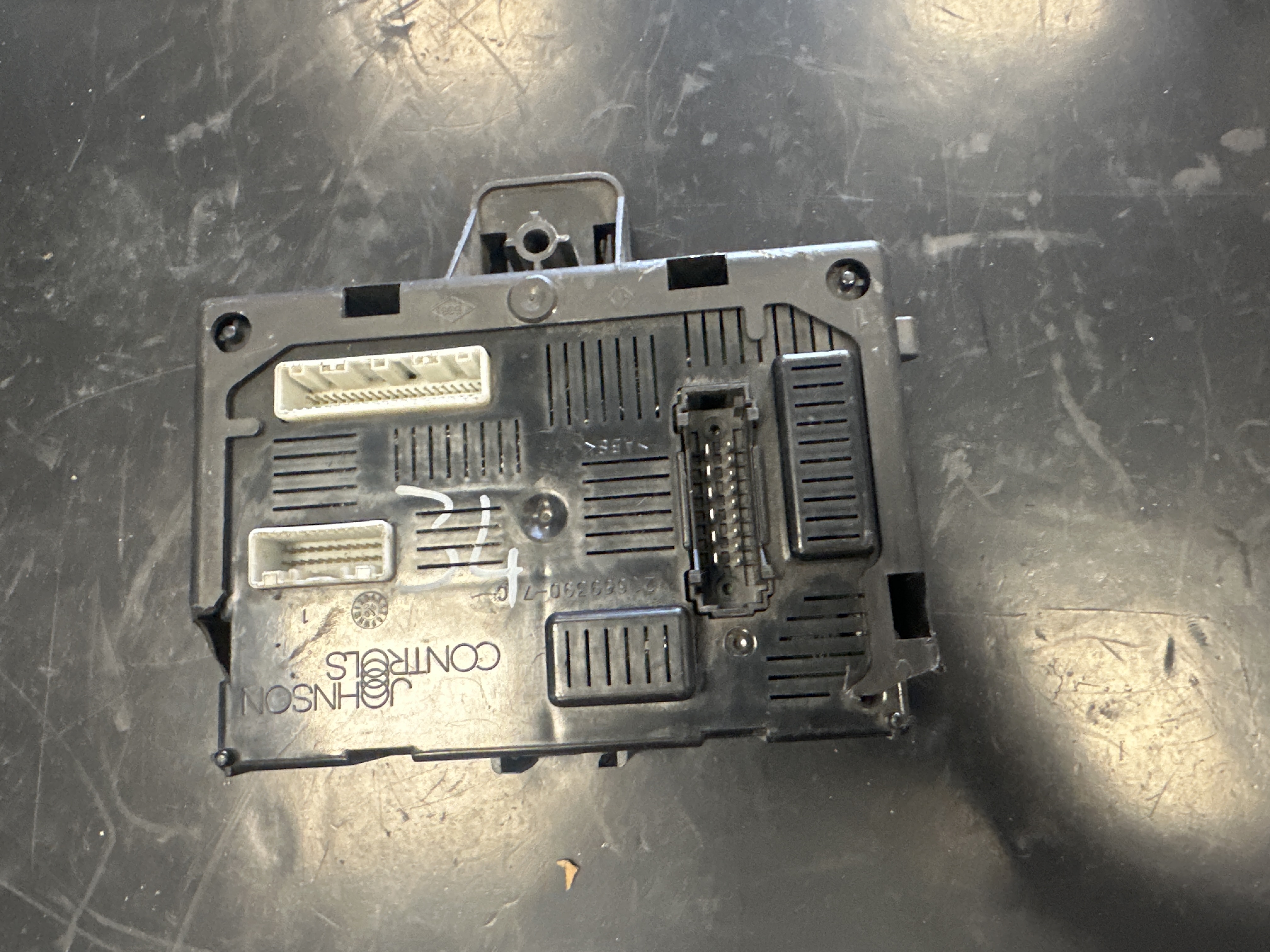 BCM L2CR 8200343734 BSM BSI RENAULT MODUS - CLIO 3  