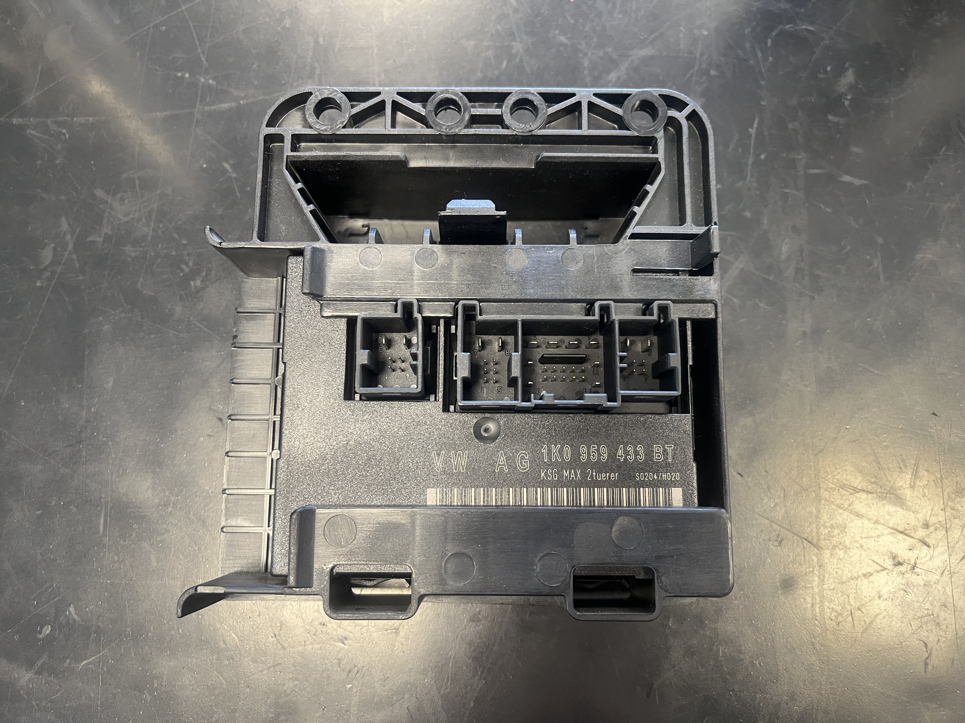 Calculateur BOITIER CDE VERROUILLAGE CENT / ANTIVOL VW 1K0959433BT