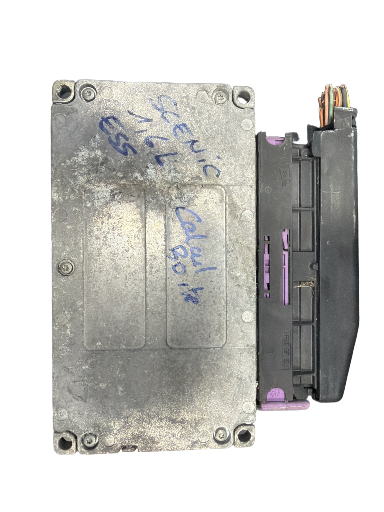 Calculateur Renault Megane 2 8200458276 -  SIEMENS S118058316  