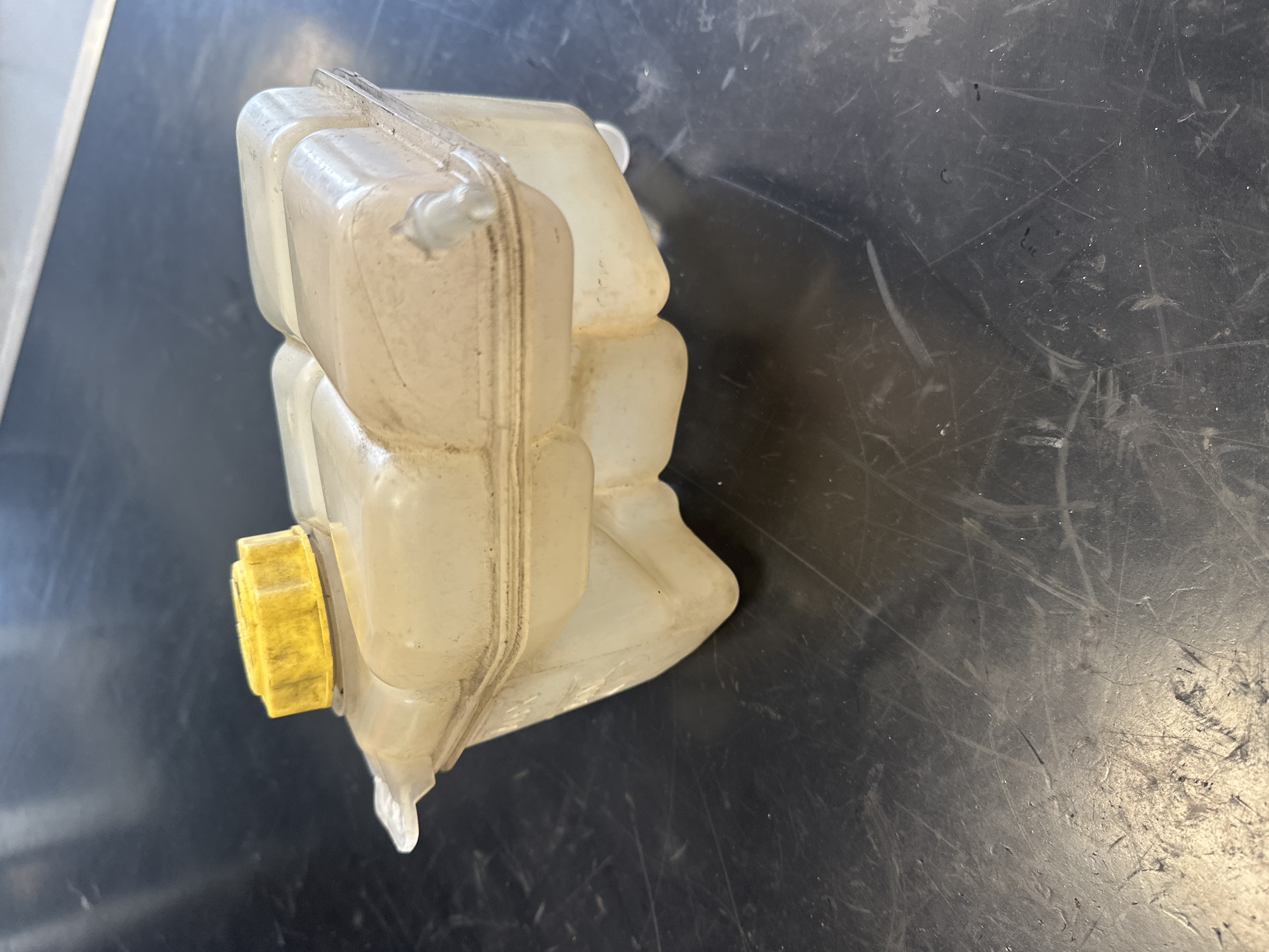 35618K218 VASE D EXPANSION DE LIQUIDE DE REFROIDISSEMENT FORD FUSION 