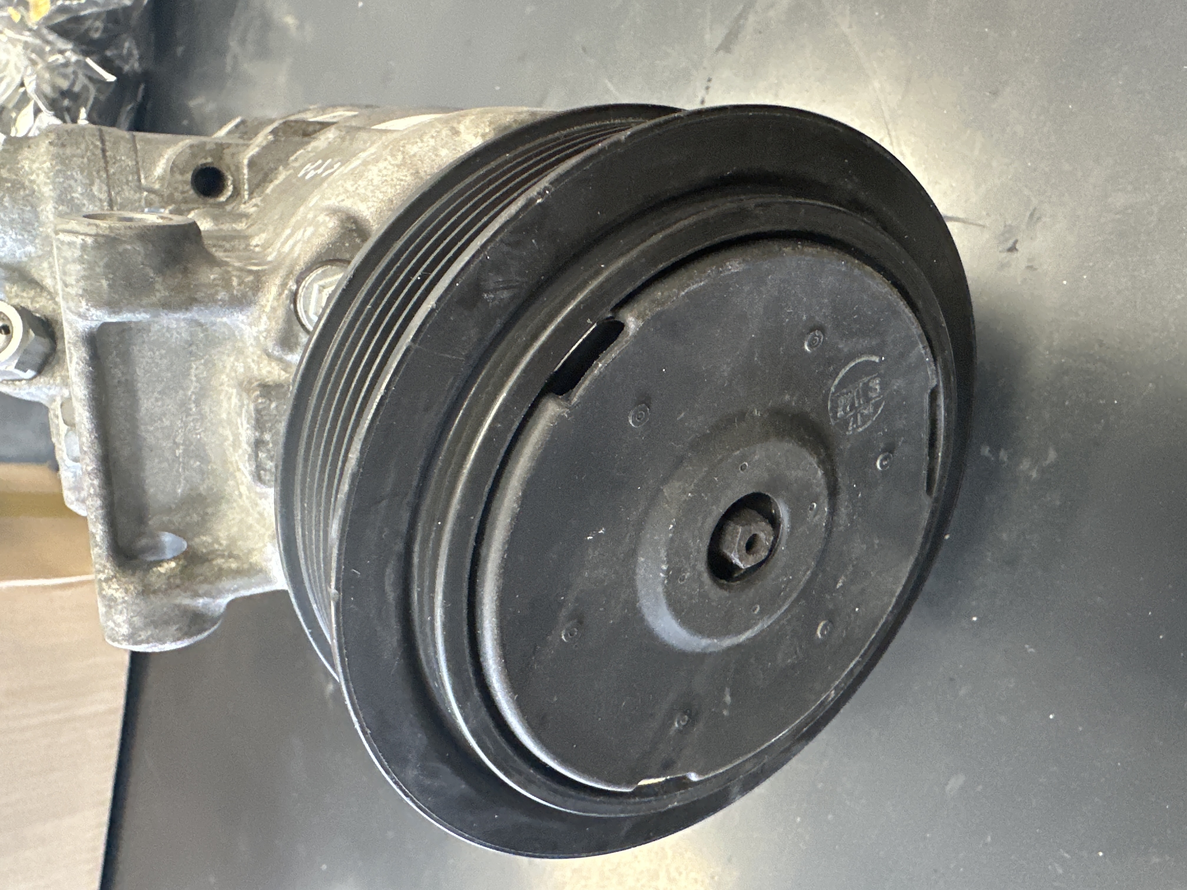 Compresseur Clim VW 1K0820808A