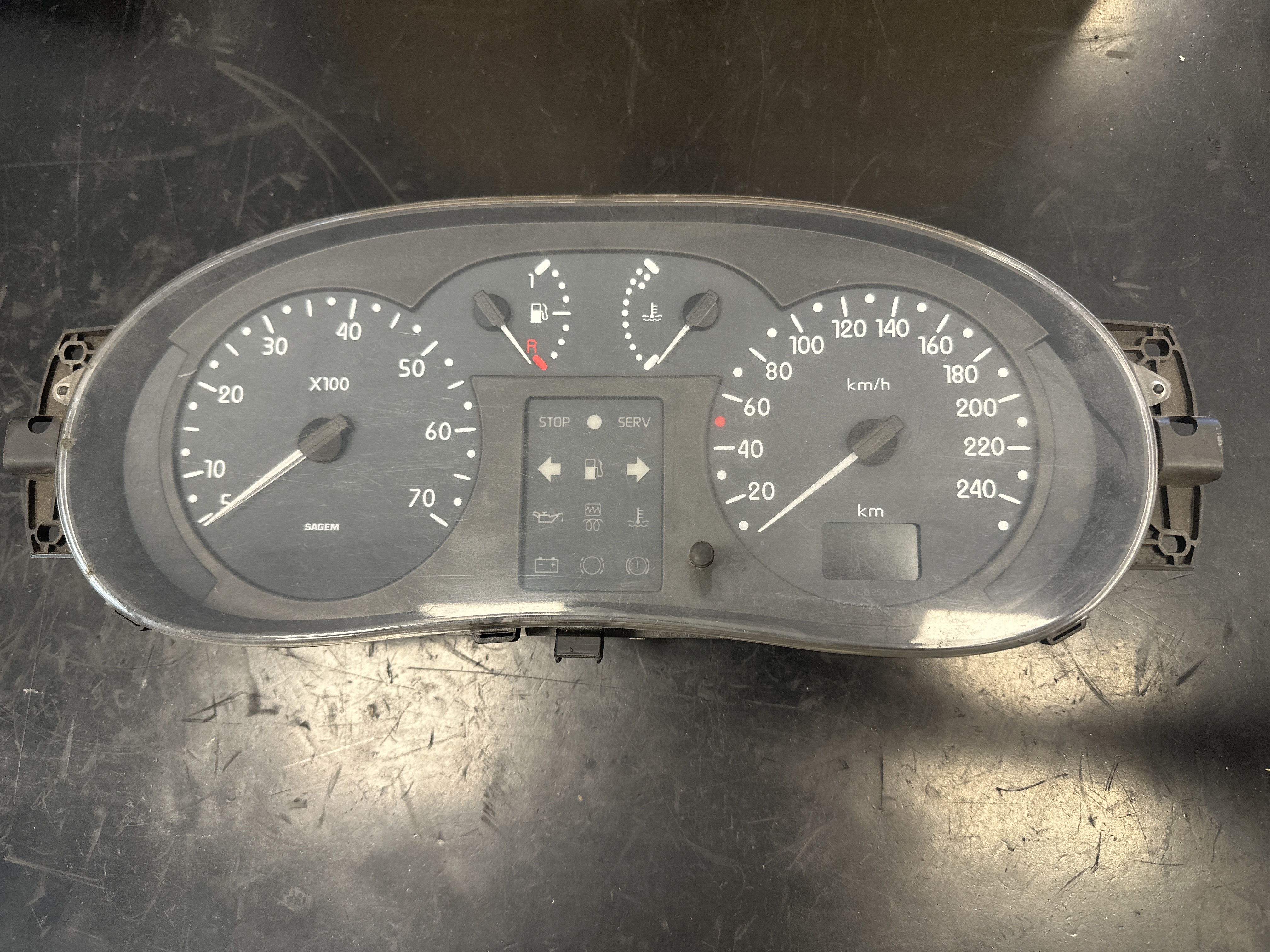 Compteur électrique Renault  CLIO 2 P 8200072506