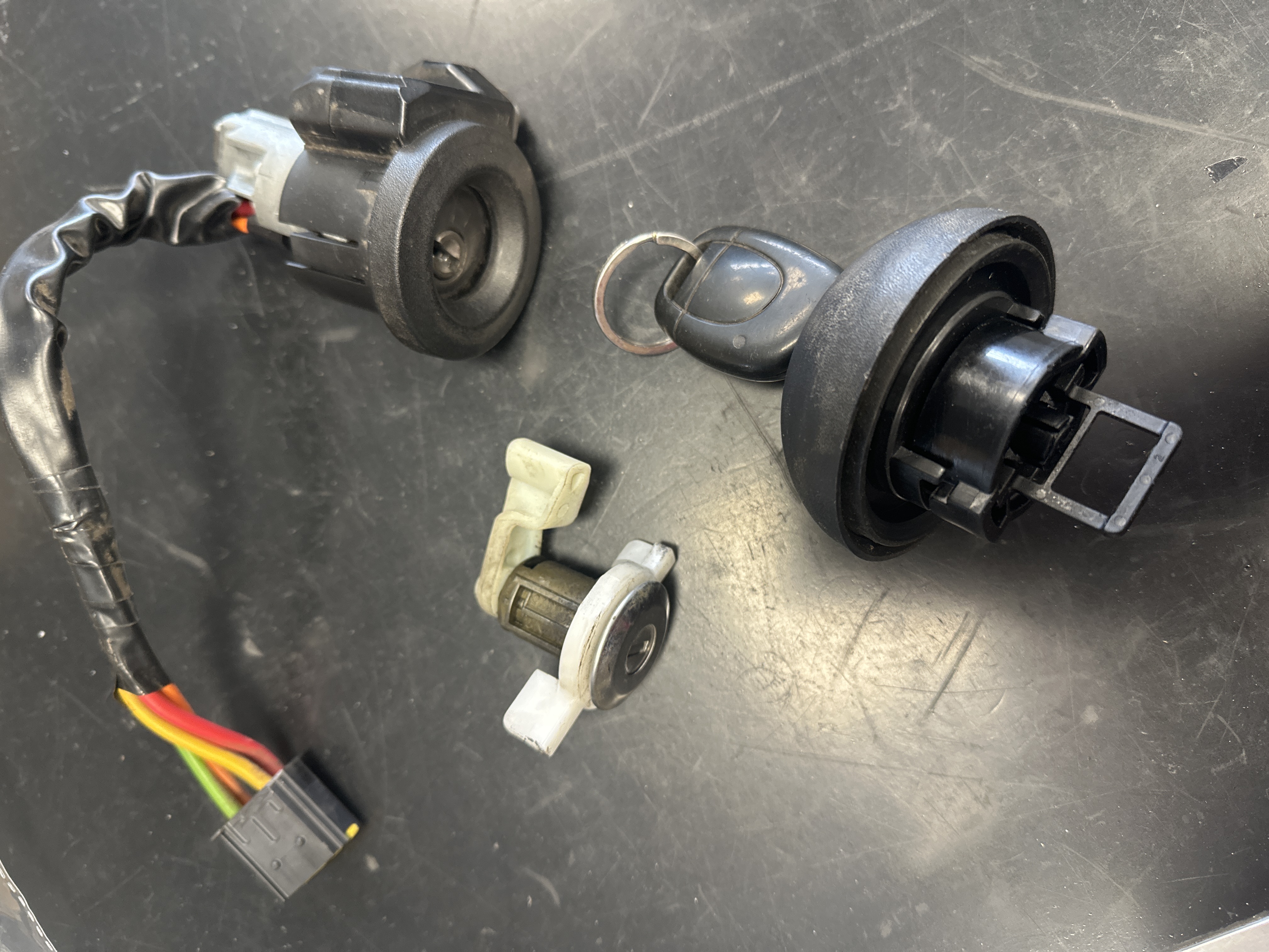 NEIMAN + OUVERTURE PORTE & RESERVOIR  RENAULT CLIO 2 1.5DCI