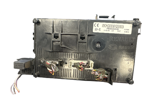 Boite à fusibles Clio 2 P8200234045 