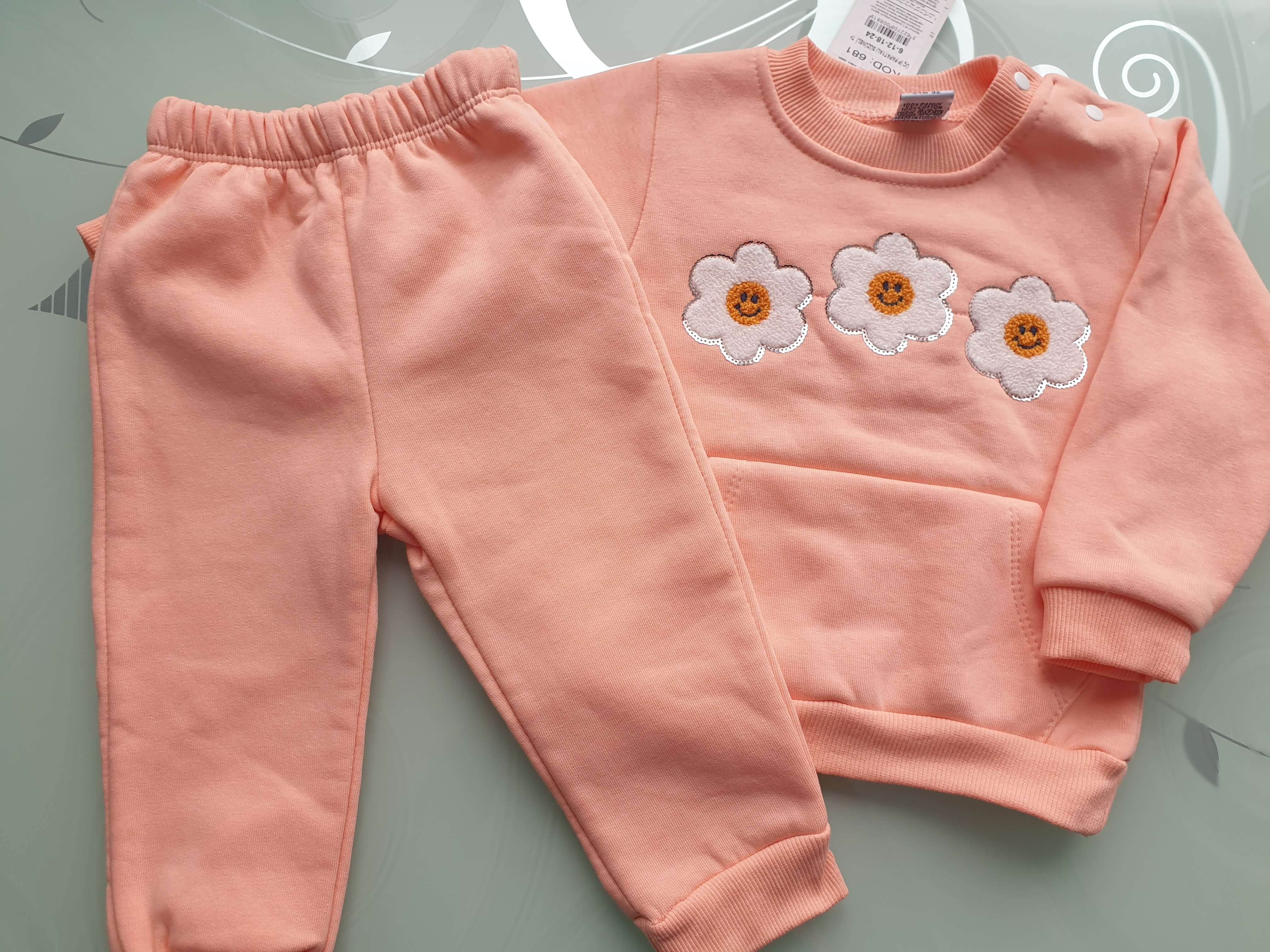 Pašiltintas kūdikių kostiumėlis