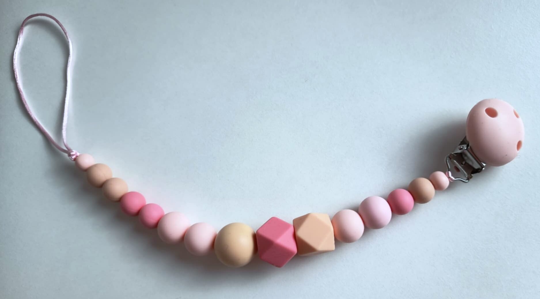 Silikoninis čiulptuko laikiklis be vardo