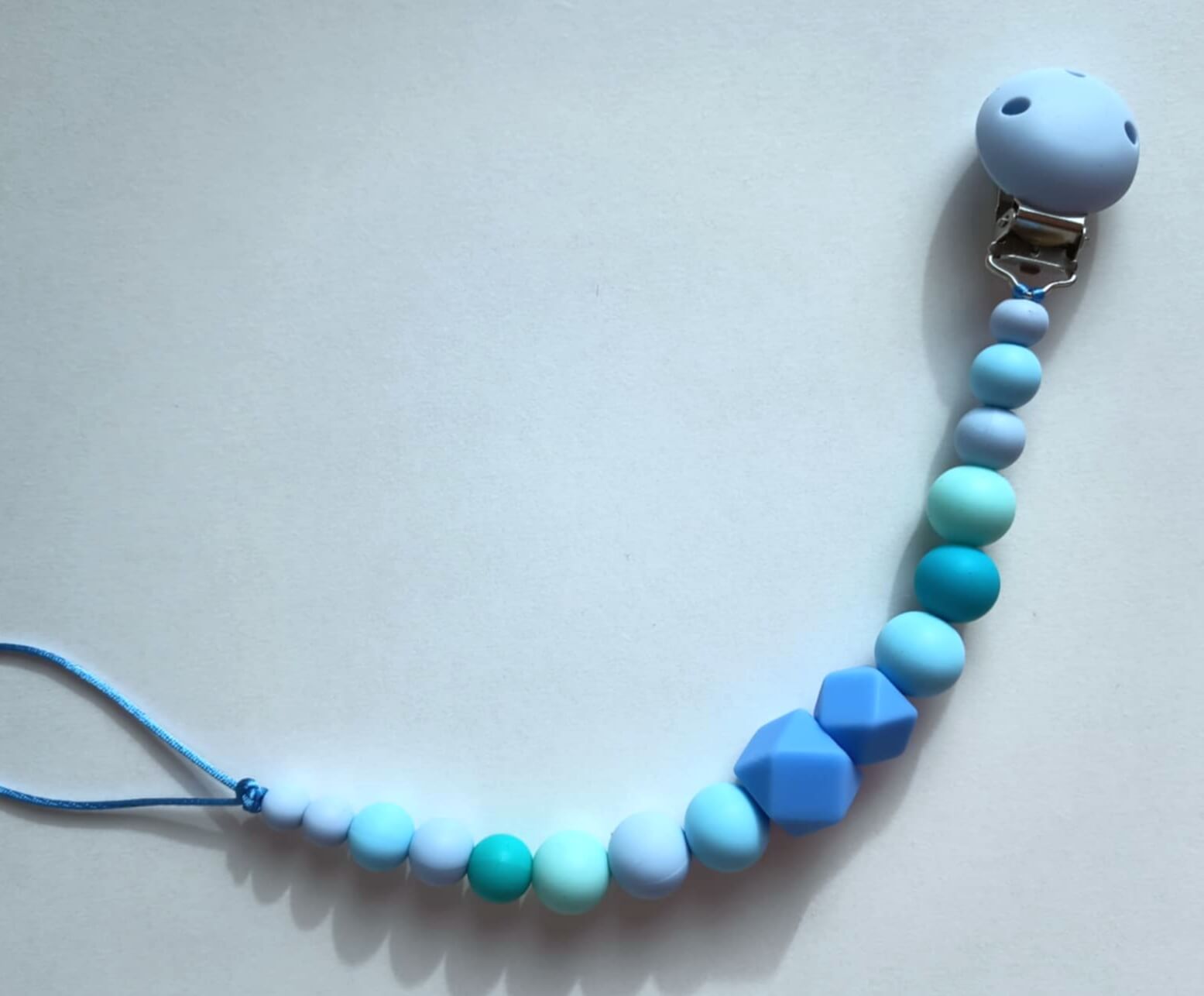 Silikoninis čiulptuko laikiklis be vardo