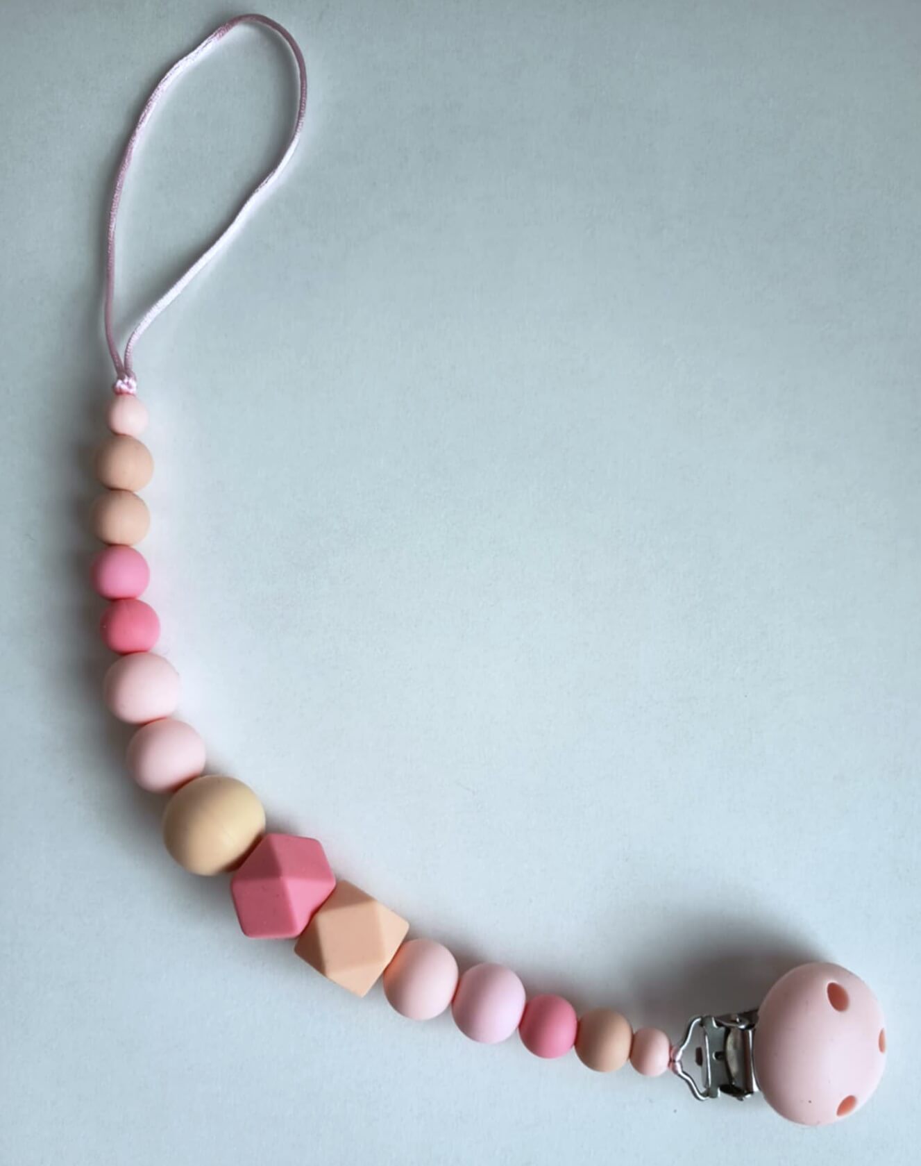 Silikoninis čiulptuko laikiklis be vardo