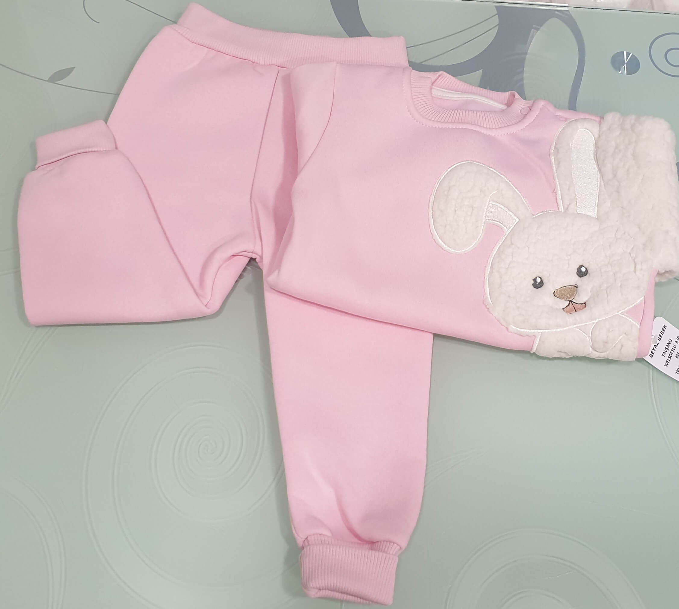 Pašiltintas kūdikių kostiumėlis su zuikučiu 