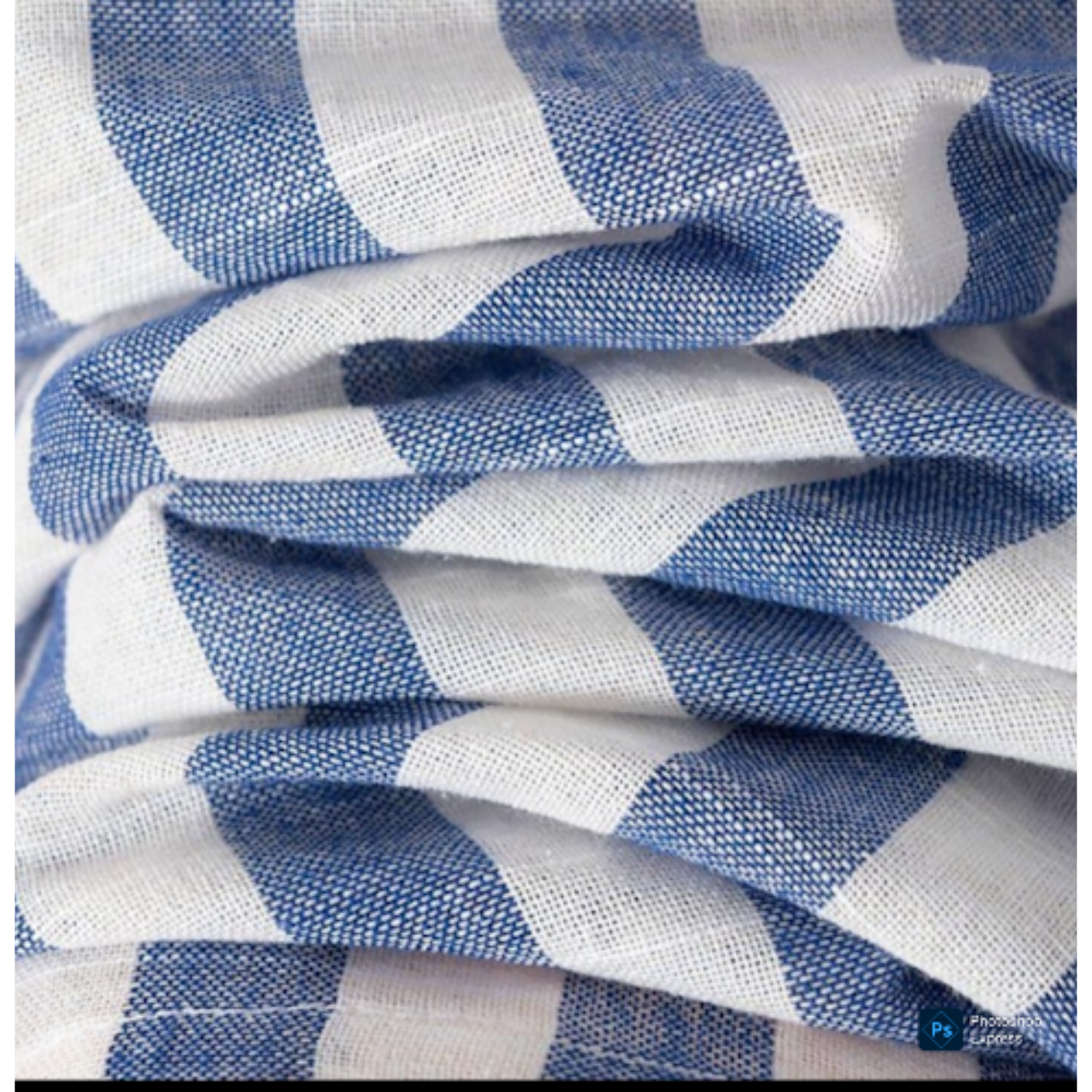 CAMISA LISTRADA BRANCO E AZUL MANGA LONGA EM  TRICOLINE .