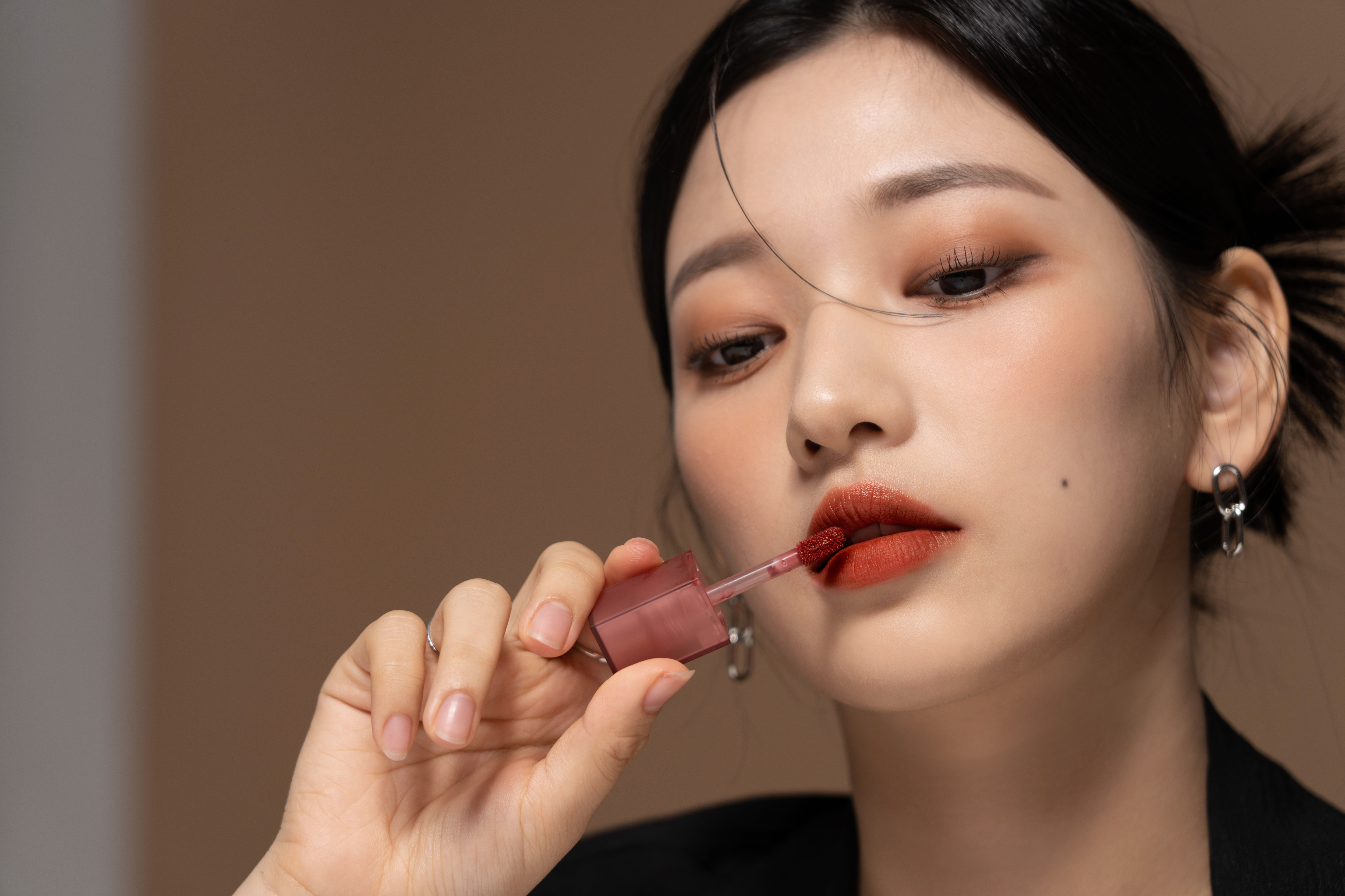 BLACK ROUGE - Double Layer Over Velvet  - DL03 Fauve kleur-  أحمر شفاه أسود - طبقة مزدوجة فوق المخمل