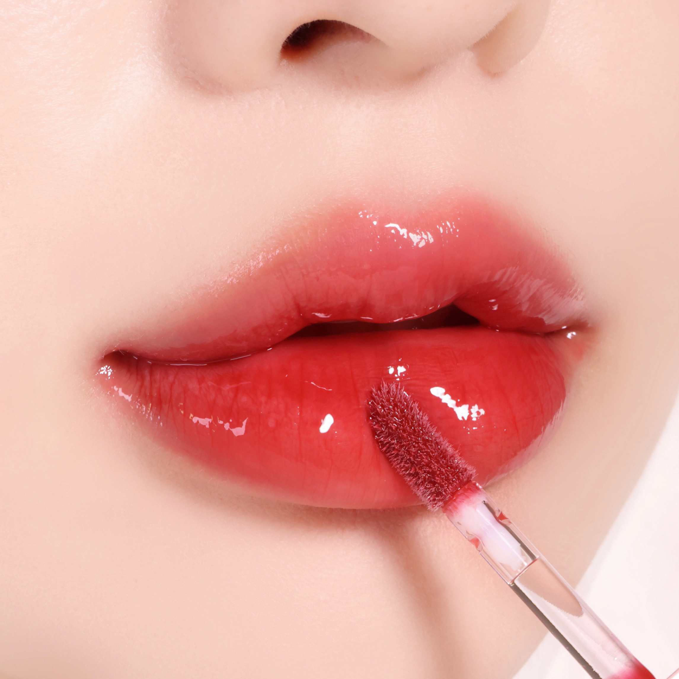 BLACK ROUGE - Chewy Lip Glaze -GZ05 Apple Dew - أحمر شفاه أسود - ملمع شفاه مطاطي