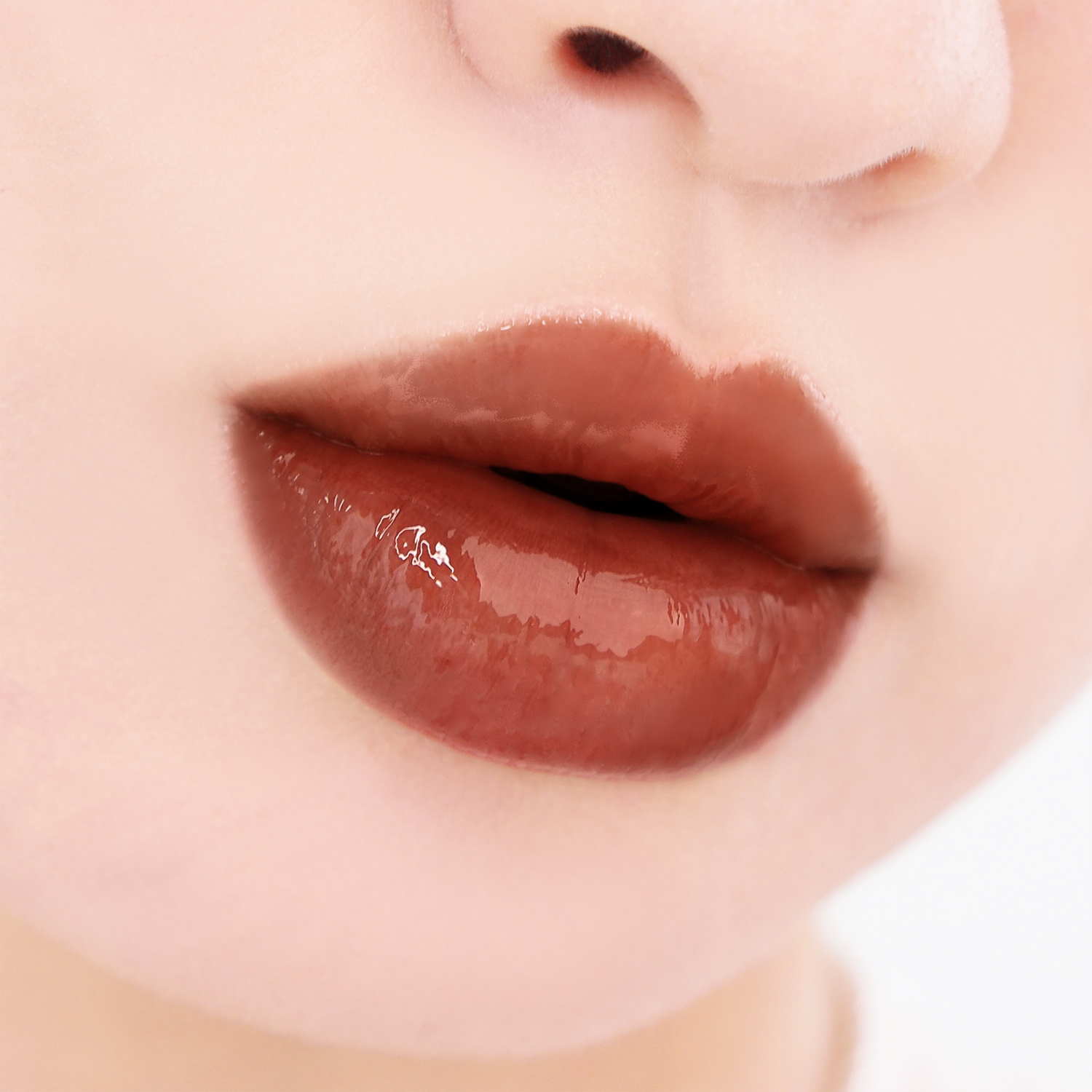 BLACK ROUGE - Half N Half Water Glow 2  -HG08 Hazelnut Syrup-  أحمر شفاه أسود - نصف ونصف متوهج مائي 2