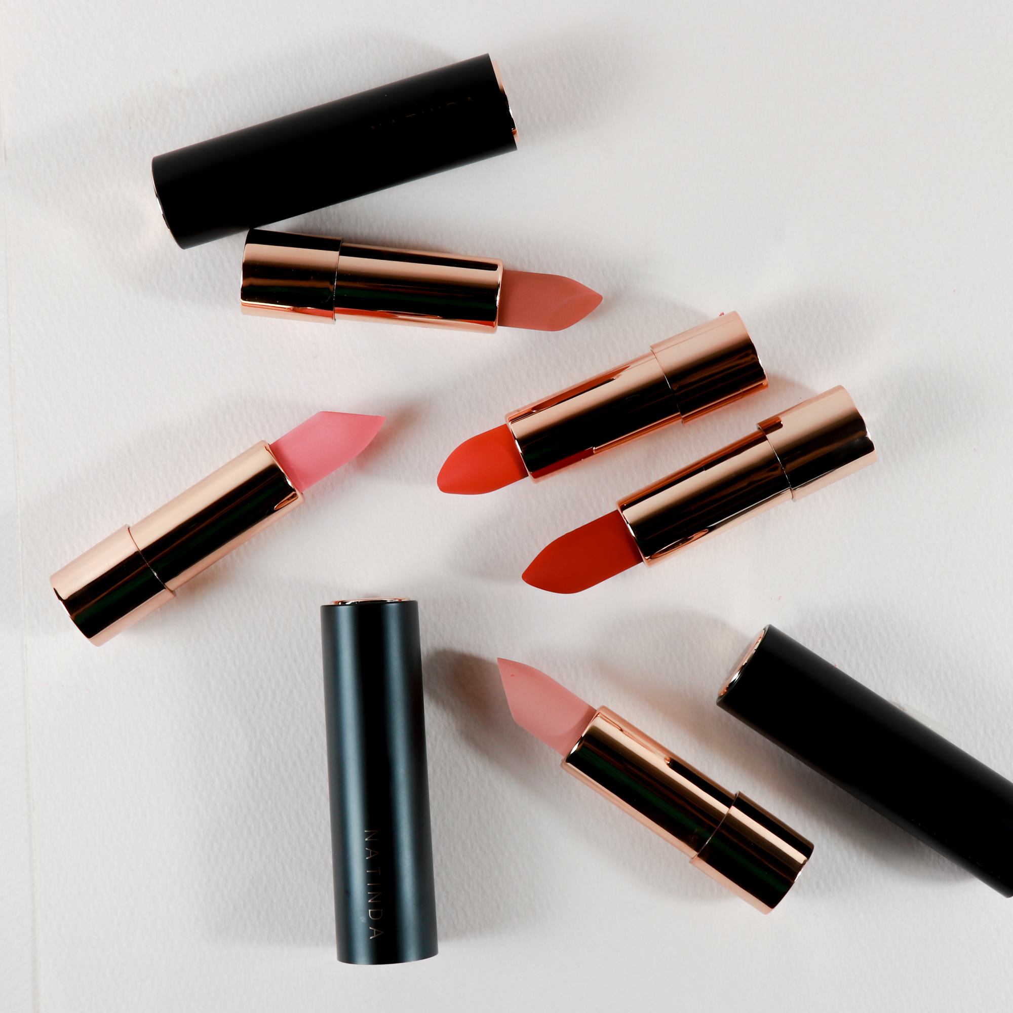 NATINDA Creamy Lip Crayon – NO.13 Kiss Me Red