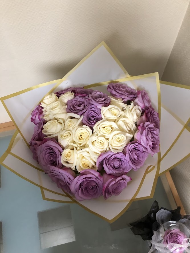 Elegant Heart-Shaped Purple and White Rose Bouquet