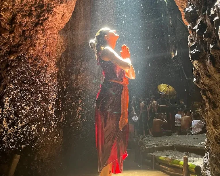 Melukat Ceremony at Beji Griya Waterfall