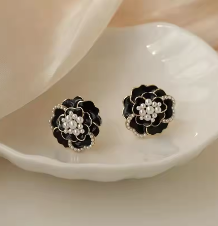 Elegant Floral Pearl Earrings