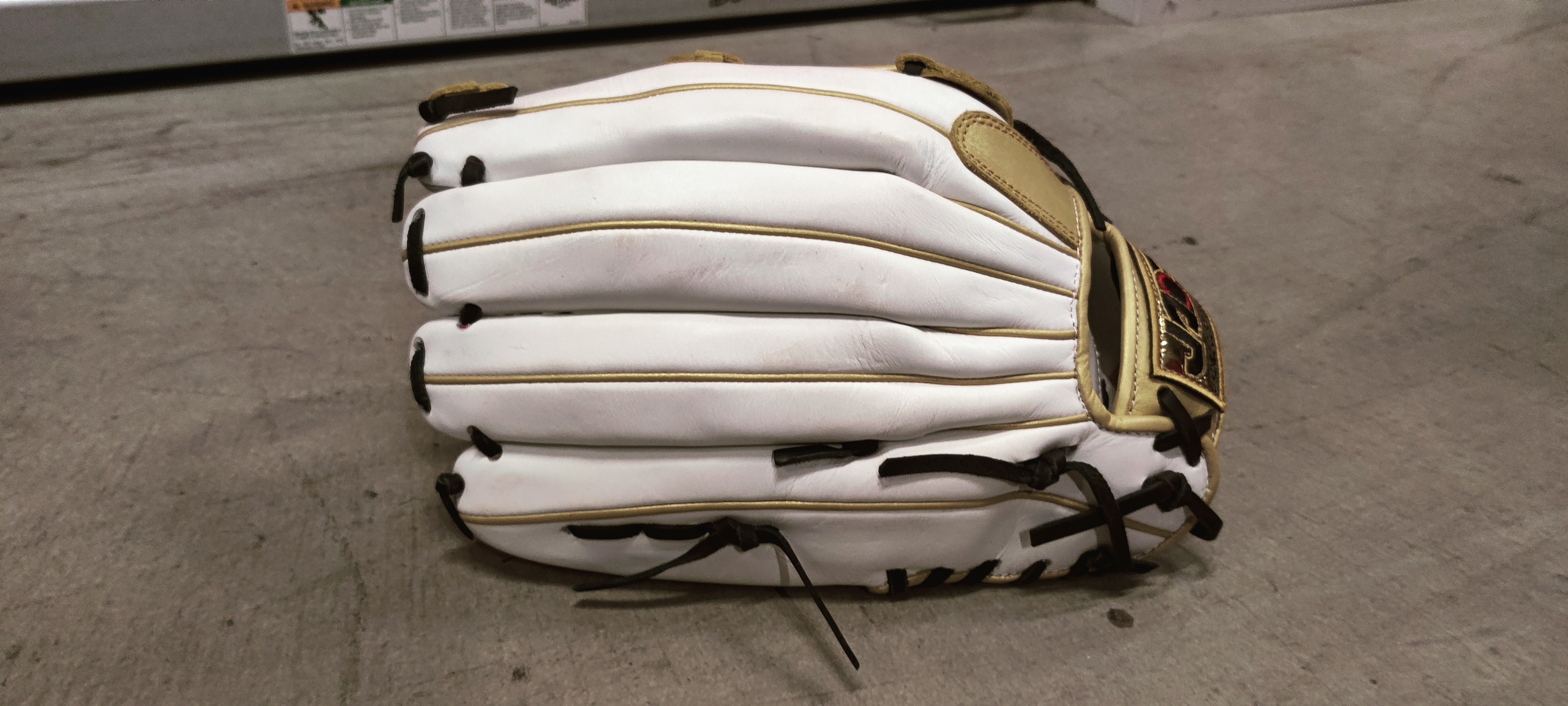 Baseball  Softball glove 14" Dual Post Snake skin pattern 