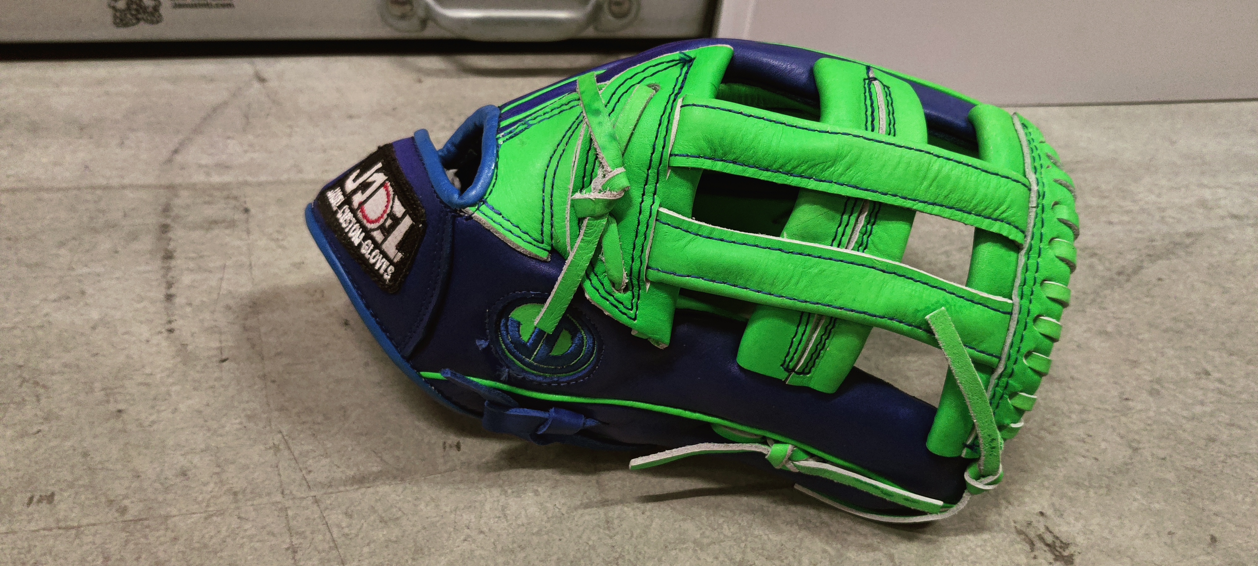 Baseball softball Glove 13" Cowhide 