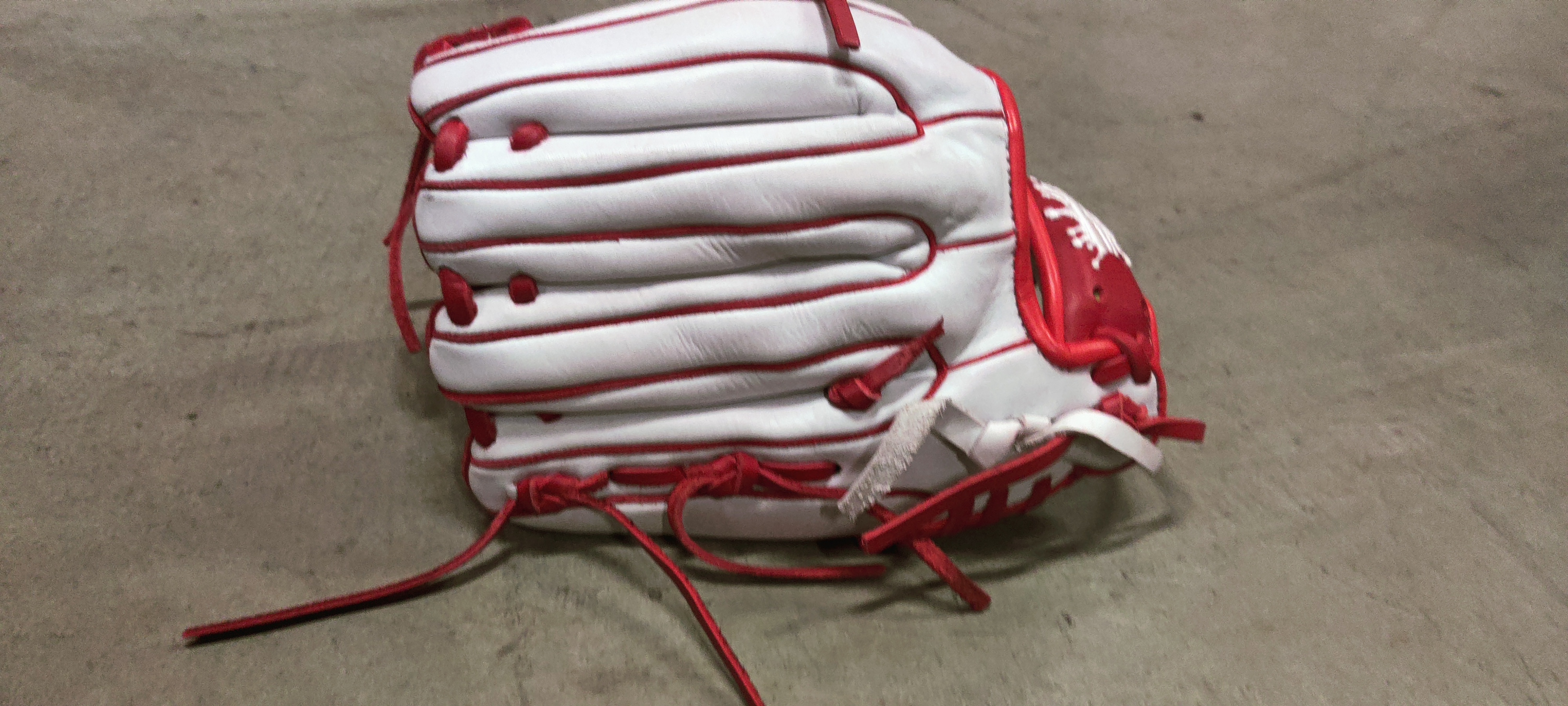 Red white Softball glove 12.75 economy Cowhide 