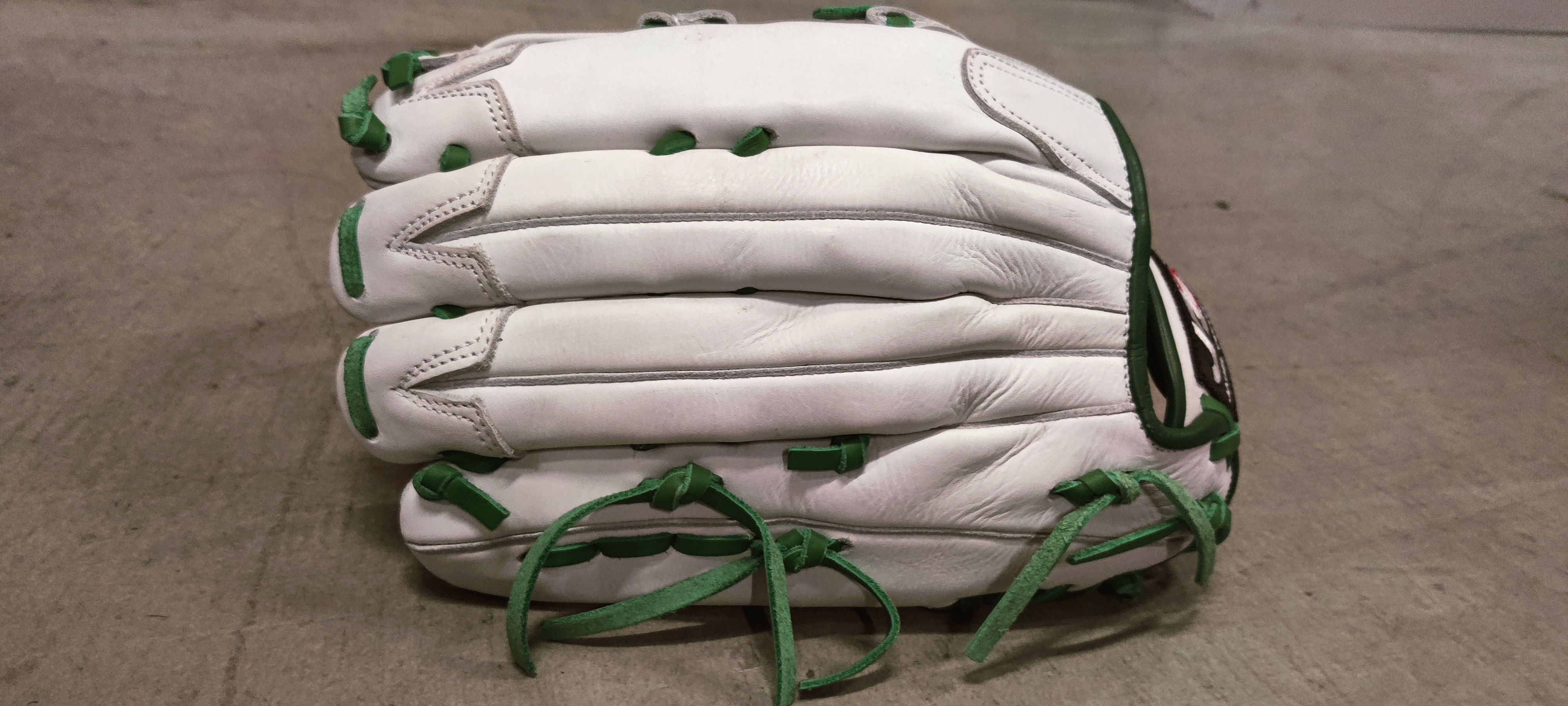 Softball Baseball Glove 14" glove