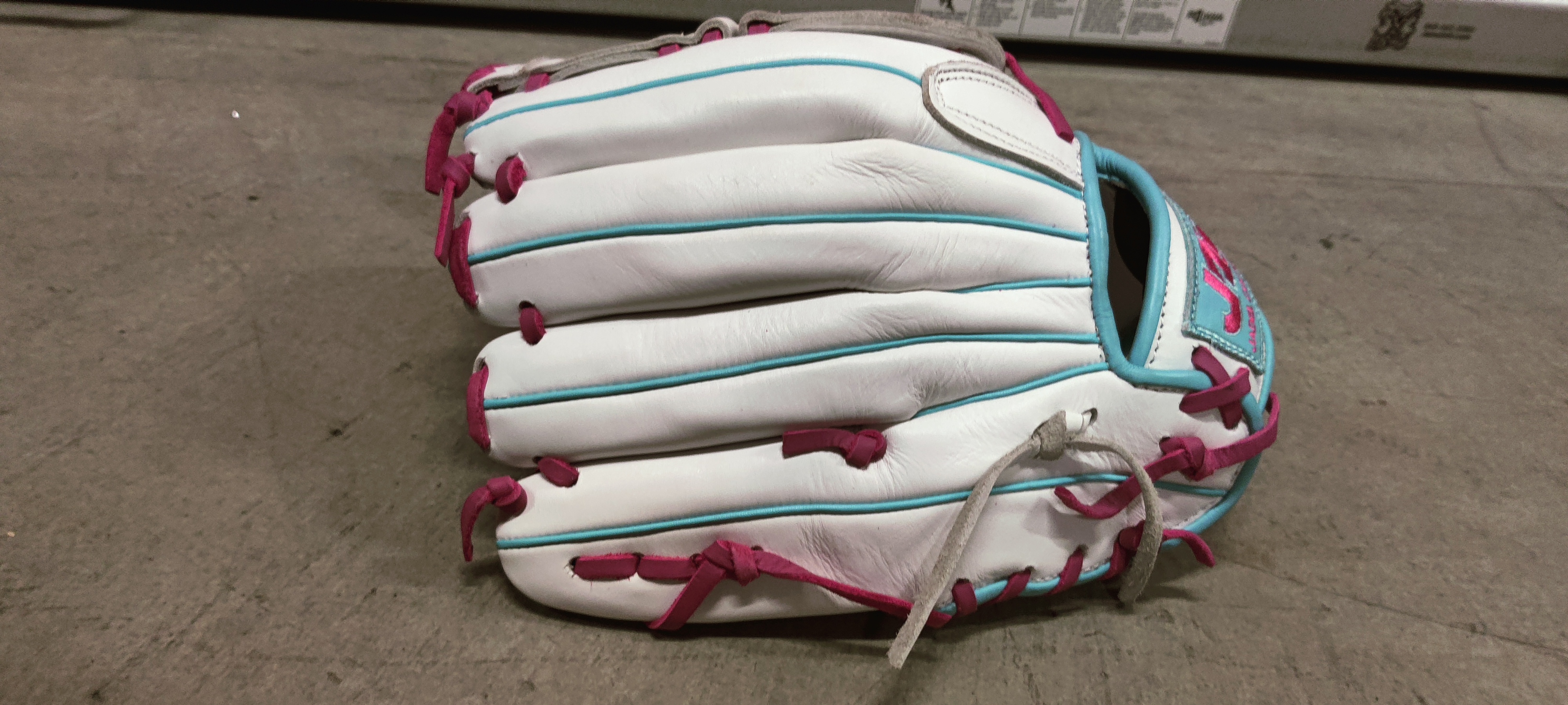 13" softball Baseball Glove premium leather 
