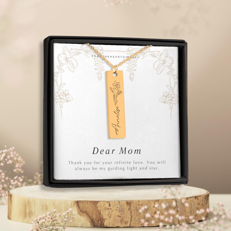 Name Necklace for Mom, Necklace for Mom, Engraved Necklace for Mom, Gift for Mom, Birth Flower Necklace, Unique Name Necklace, For Mom