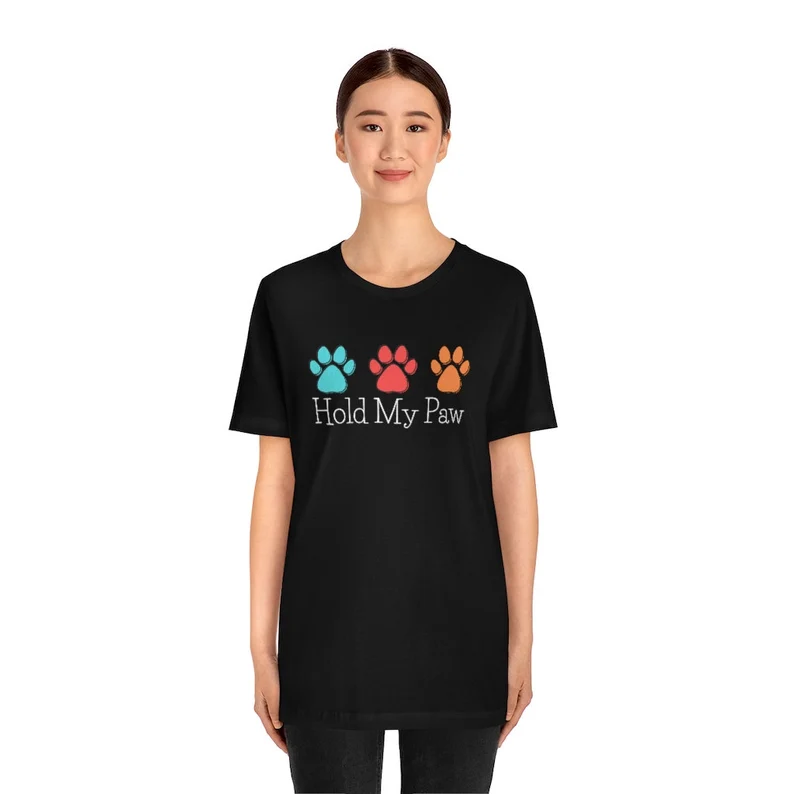 T-shirt with Cute Hold My Paw Design 