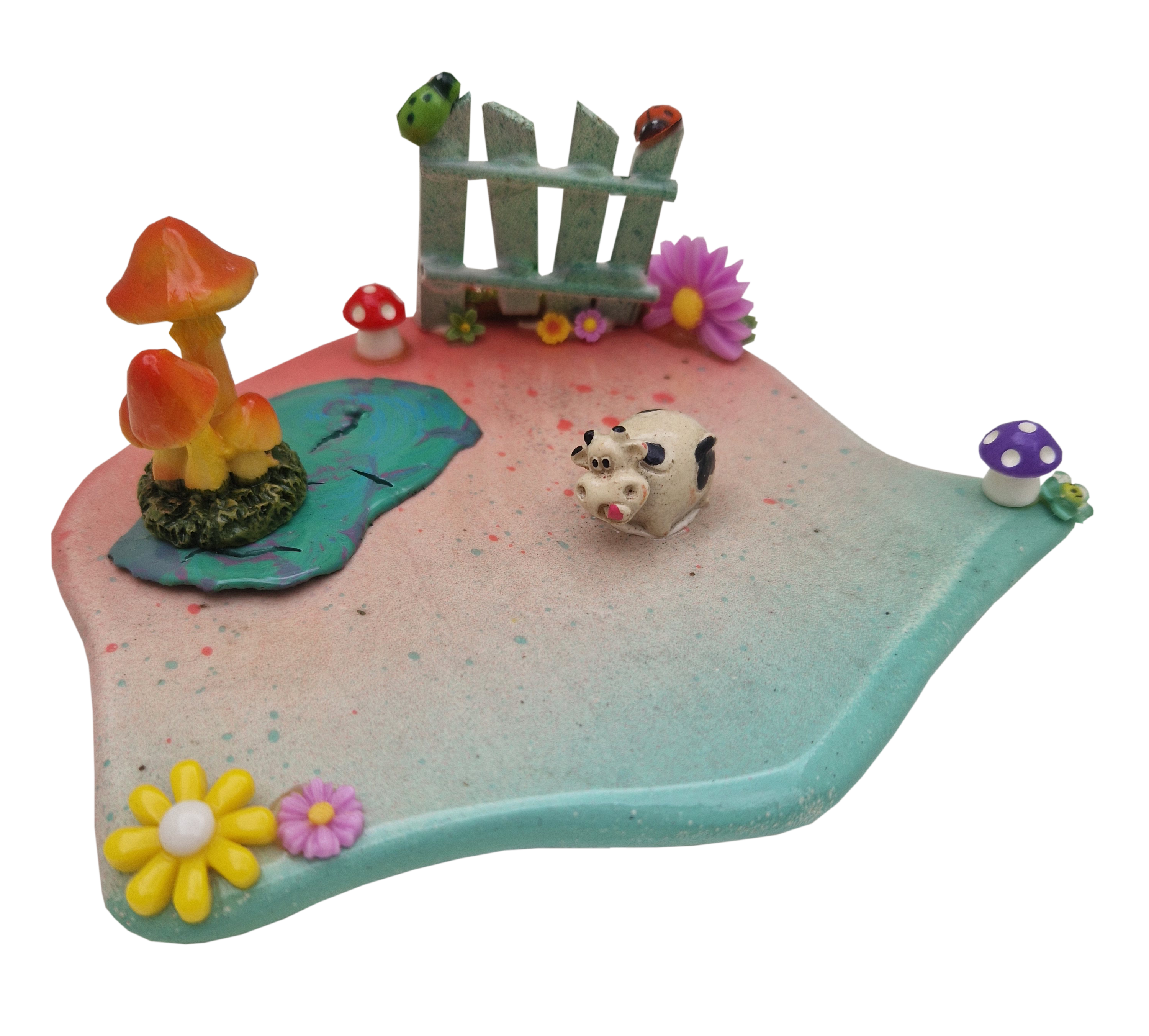 Une vache dans un pré le retour