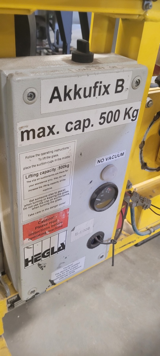 01503 HEGLA (Germany) Vacuum lifter with 500 kg capacity