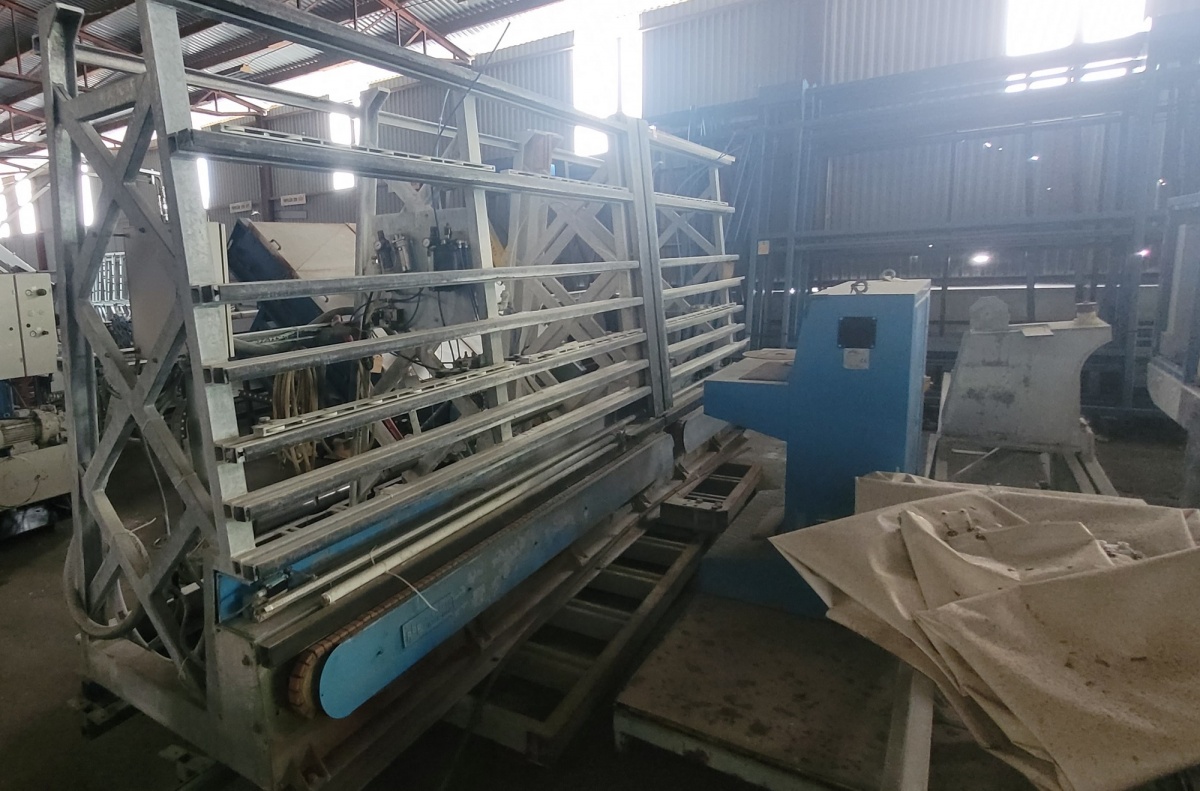 01509 RBB (Italy) Vertical glass cutting saw