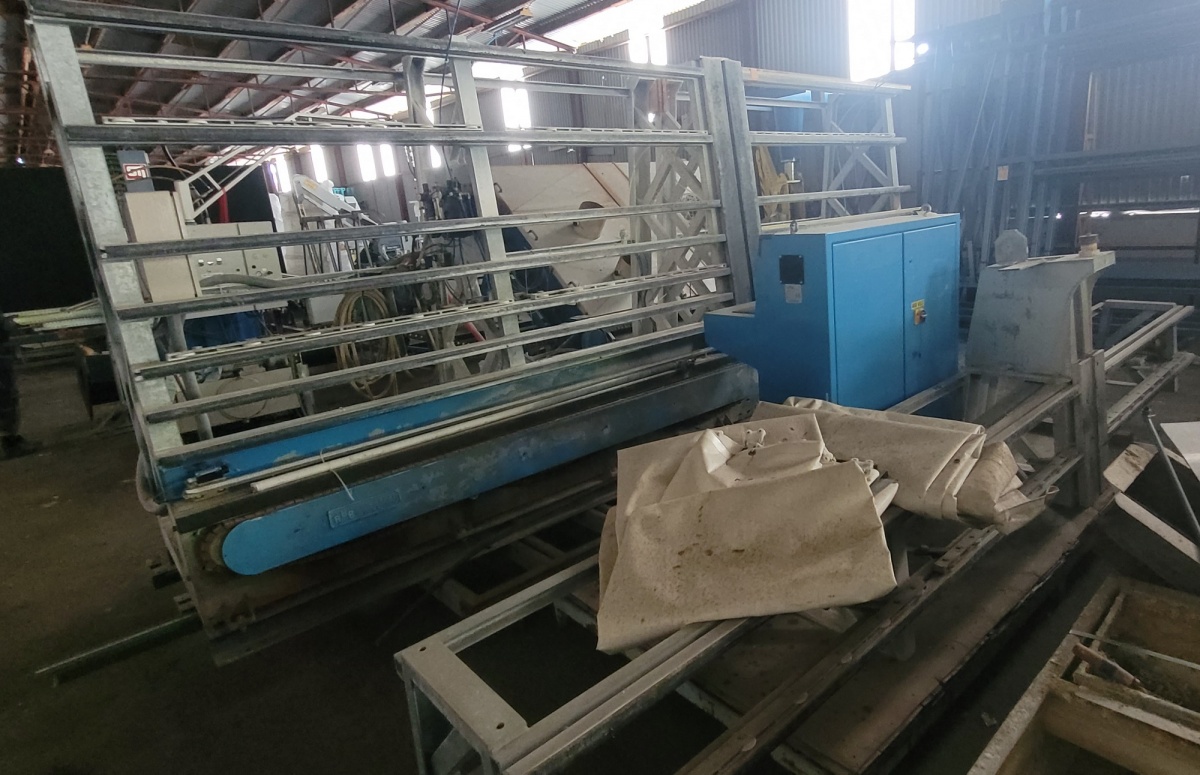 01509 RBB (Italy) Vertical glass cutting saw