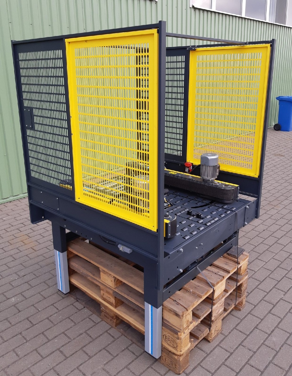 0614 SIAT (Italy) Semi-automatic “Random” case sealer