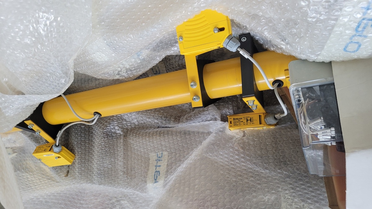 06503 PEPPERL+FUCHS (Germany) safety barrier for cutting table