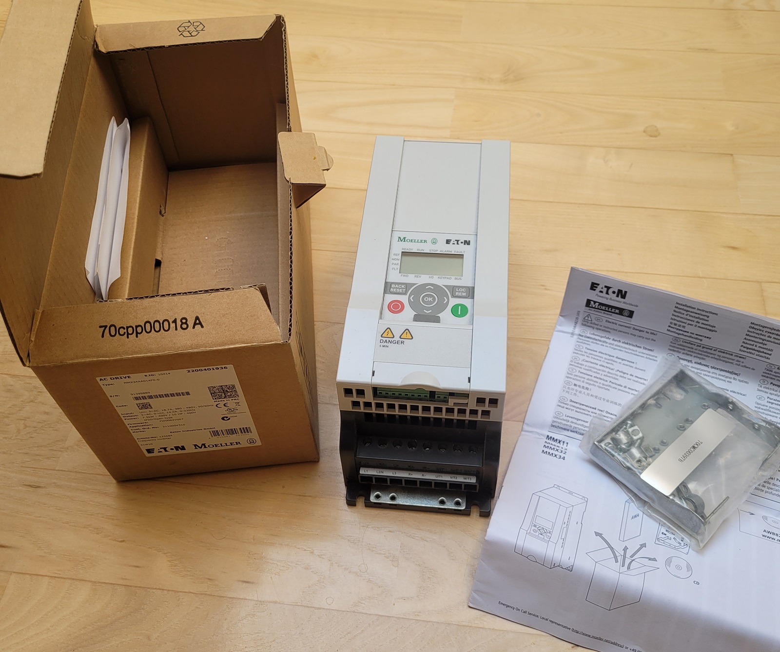 700004 EATON Adjustable Frequency AC Drive