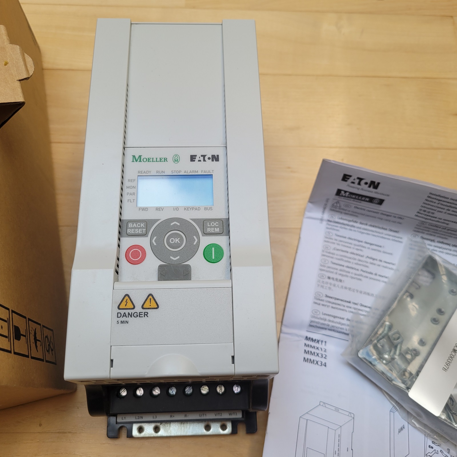 700004 EATON Adjustable Frequency AC Drive