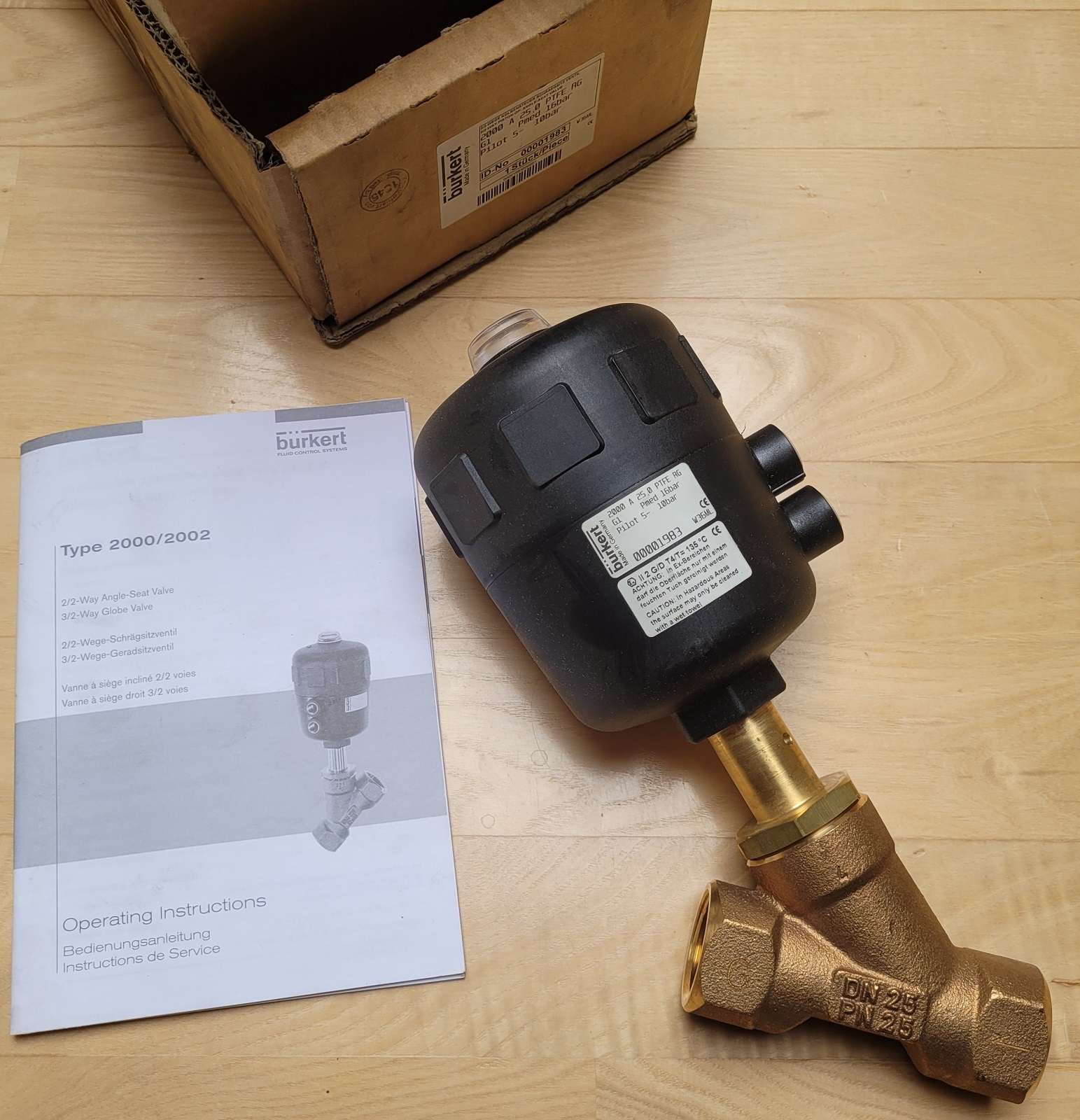 700007 BURKERT Pneumatically Operated Angle Seat Valve