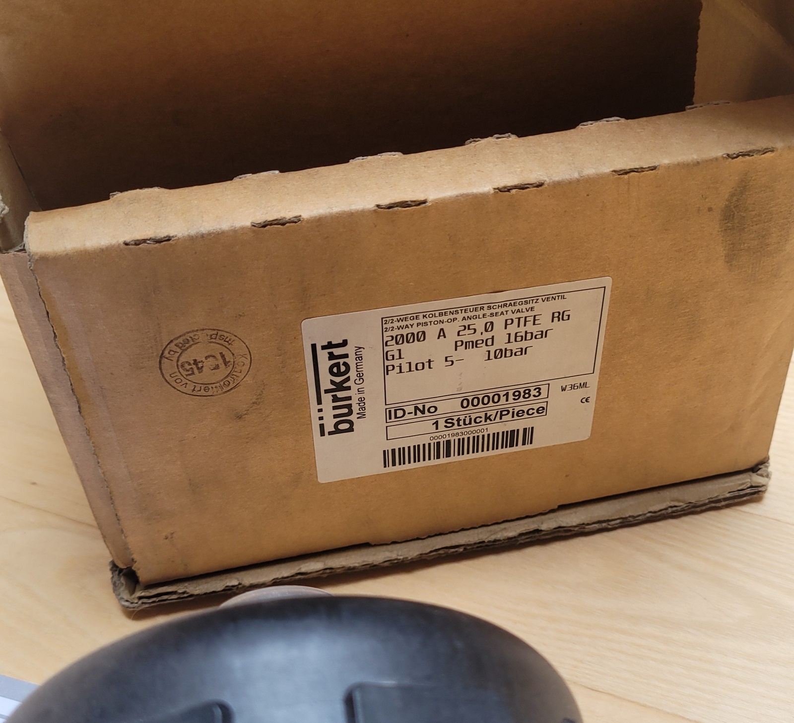 700007 BURKERT Pneumatically Operated Angle Seat Valve