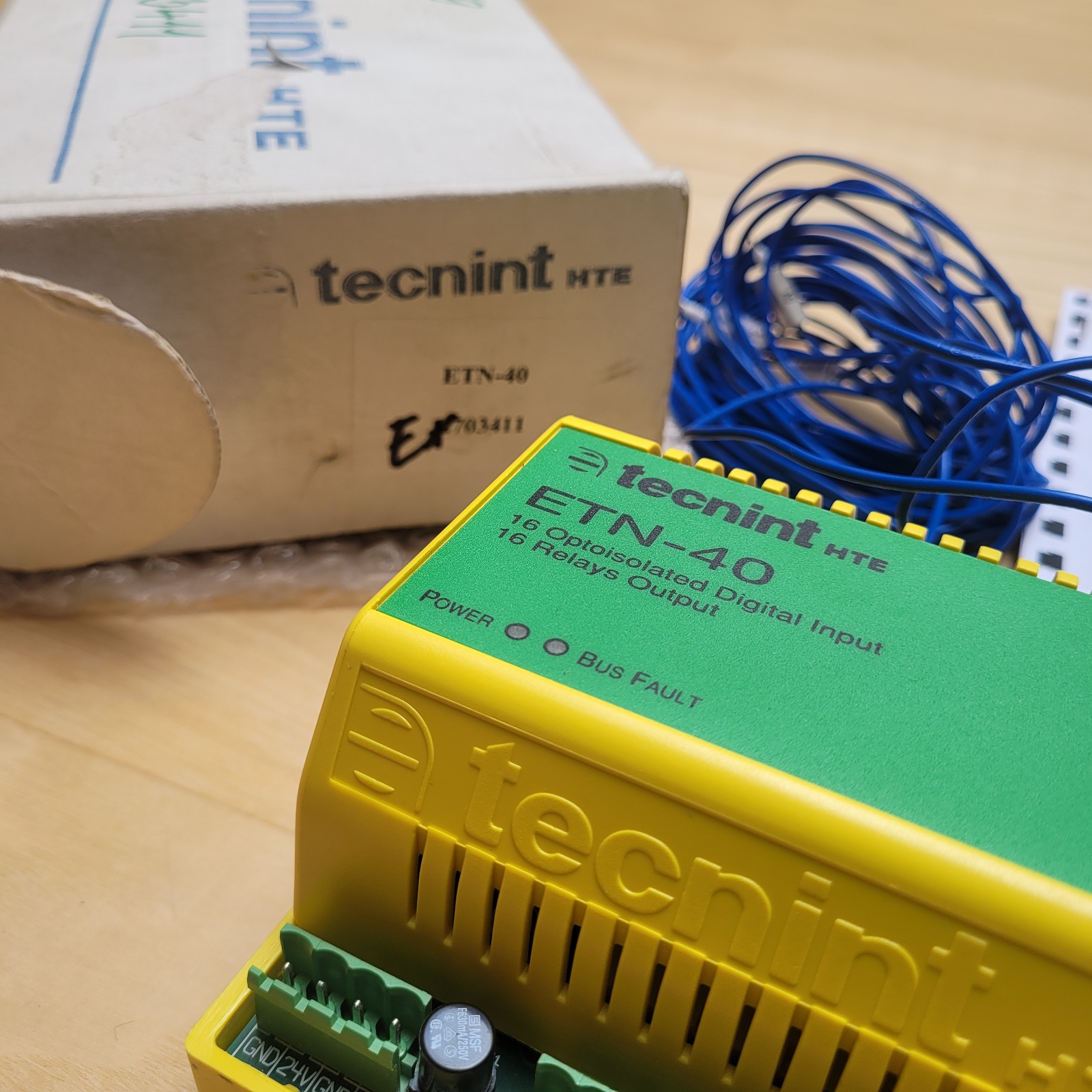 700010 TECHNINT BUS I/O Module 16in/16out