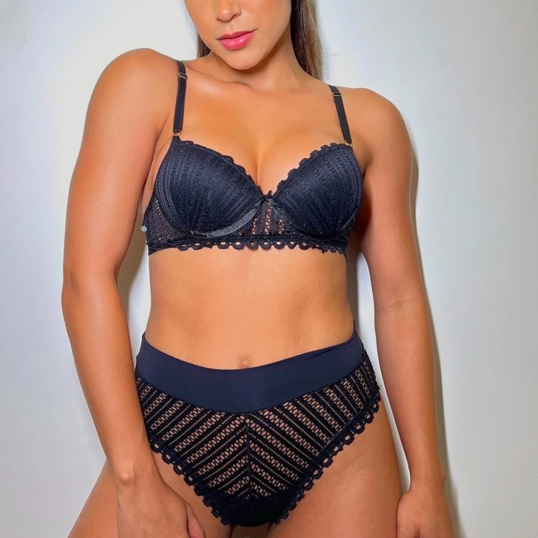 Ensemble bleu marine en dentelle
