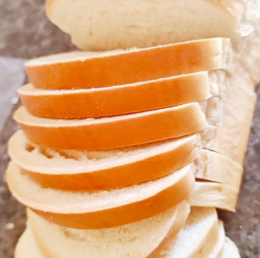 Pão caseiro fatiado (pacote)