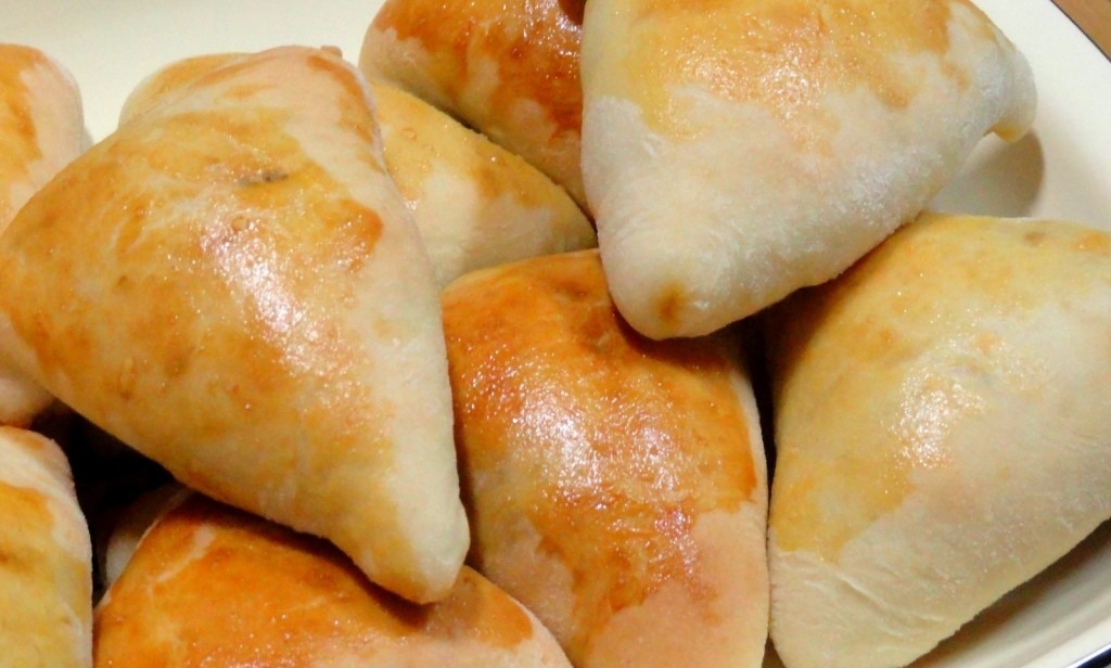 Mini esfiha de frango (unidade)