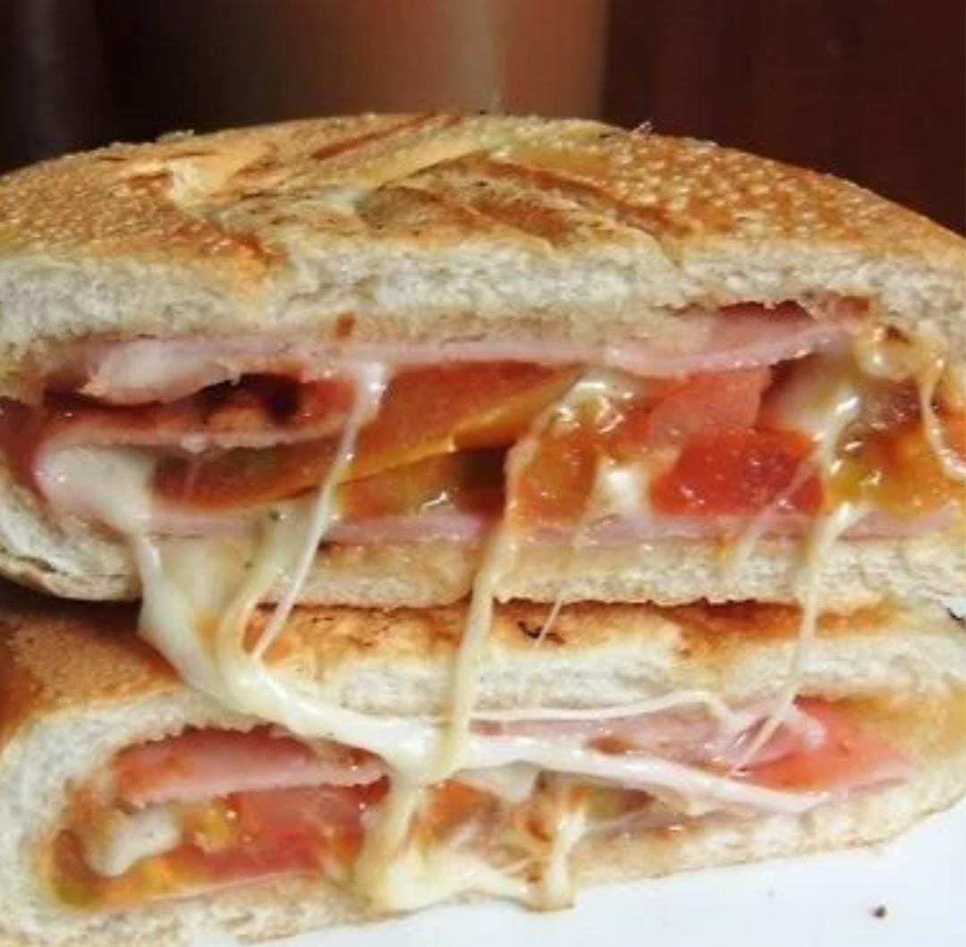 Pão+2presunto+2mussarela+orégano+tomate