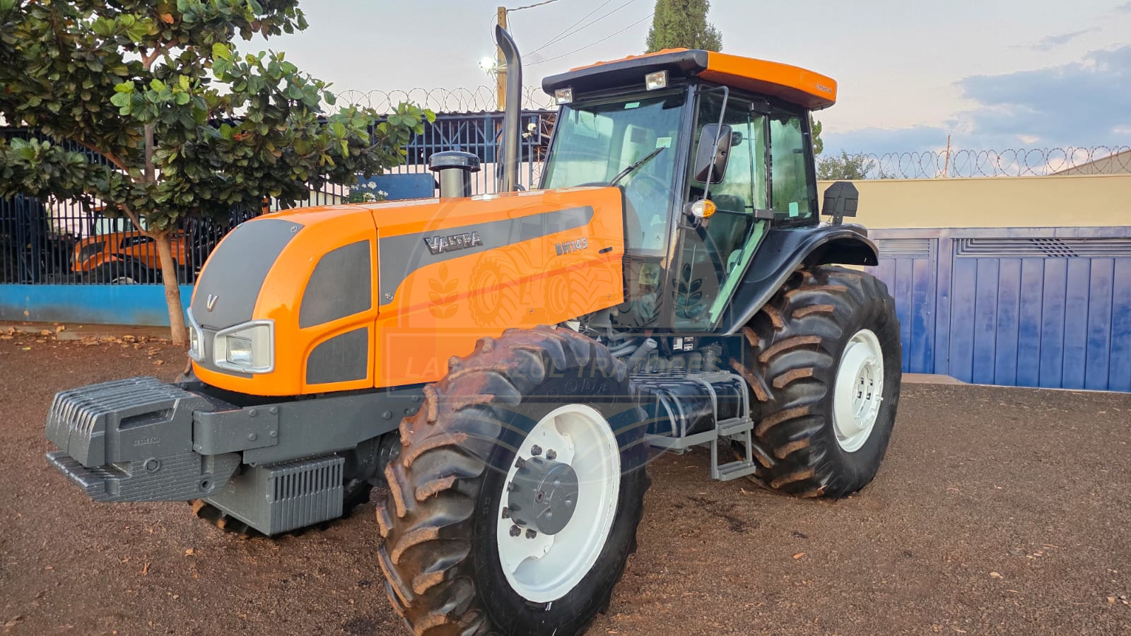Trator Valtra Bh145 ano 2017