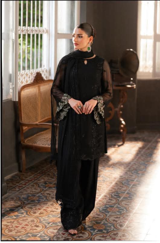 Elegant Black Traditional Outfit