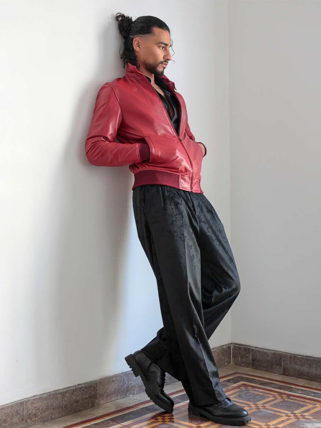 Blouson de cuir rouge sang